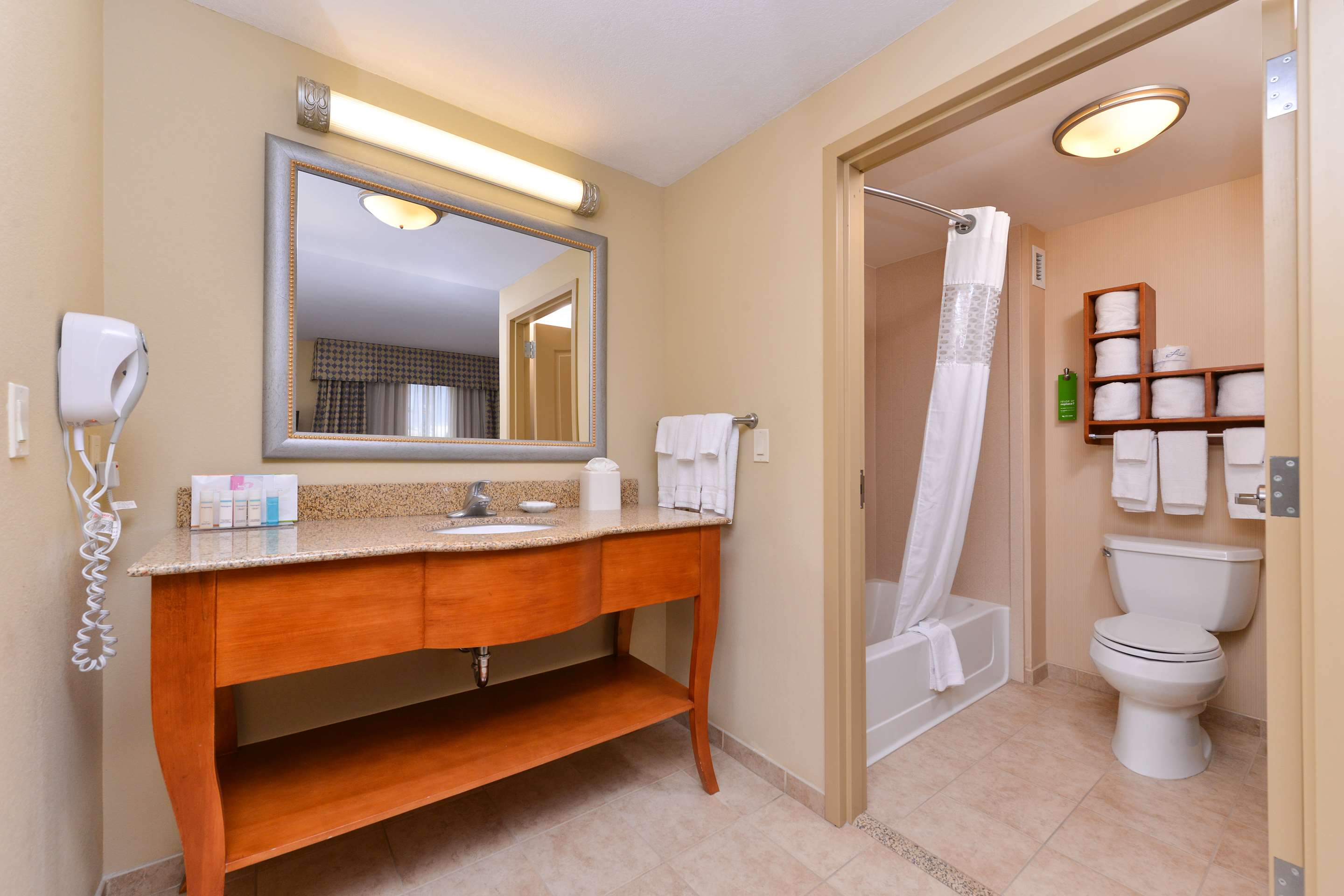 Guest room bath