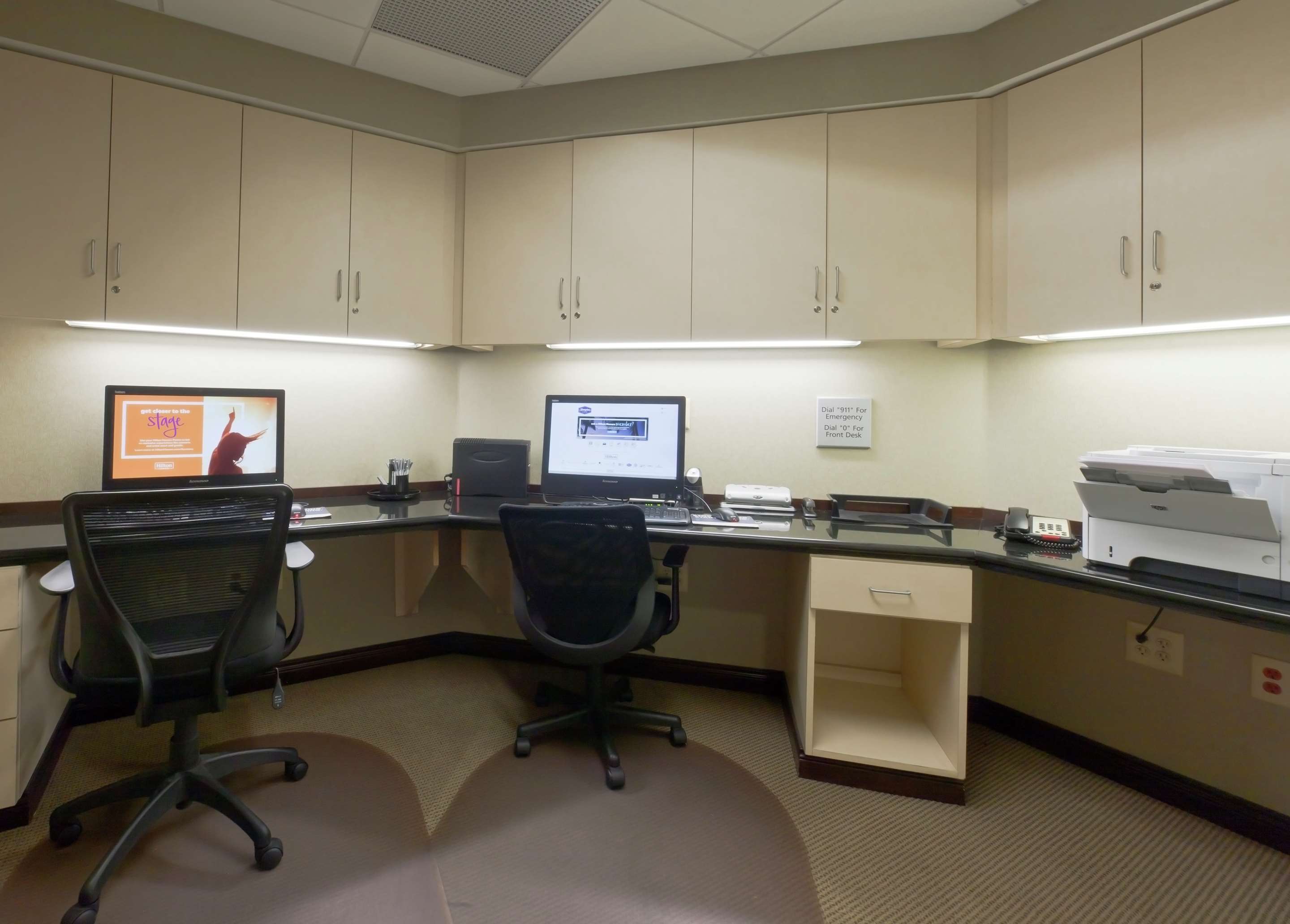 Business Center | Hampton Inn North Brunswick / New Brunswick