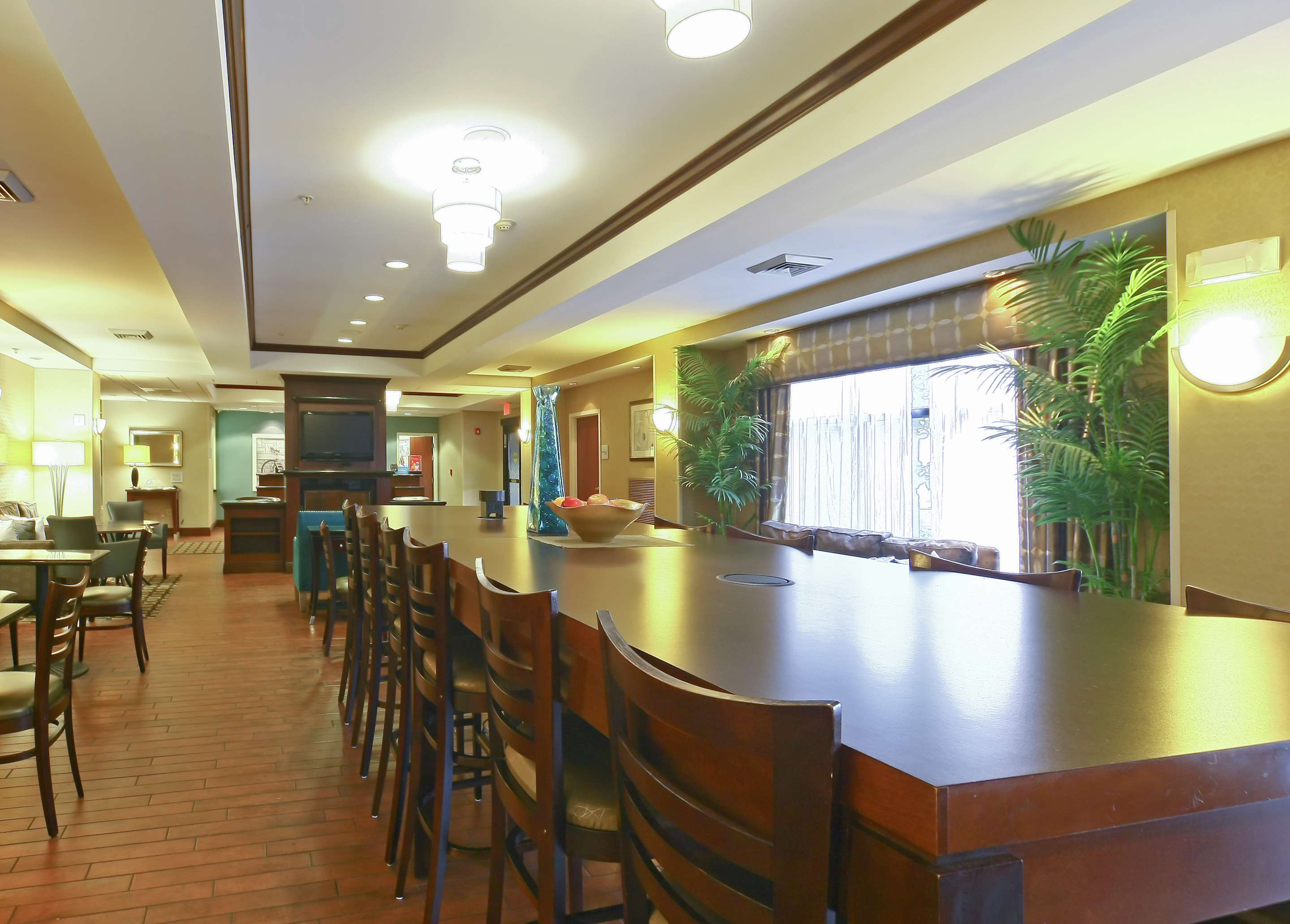Lobby | Hampton Inn North Brunswick / New Brunswick