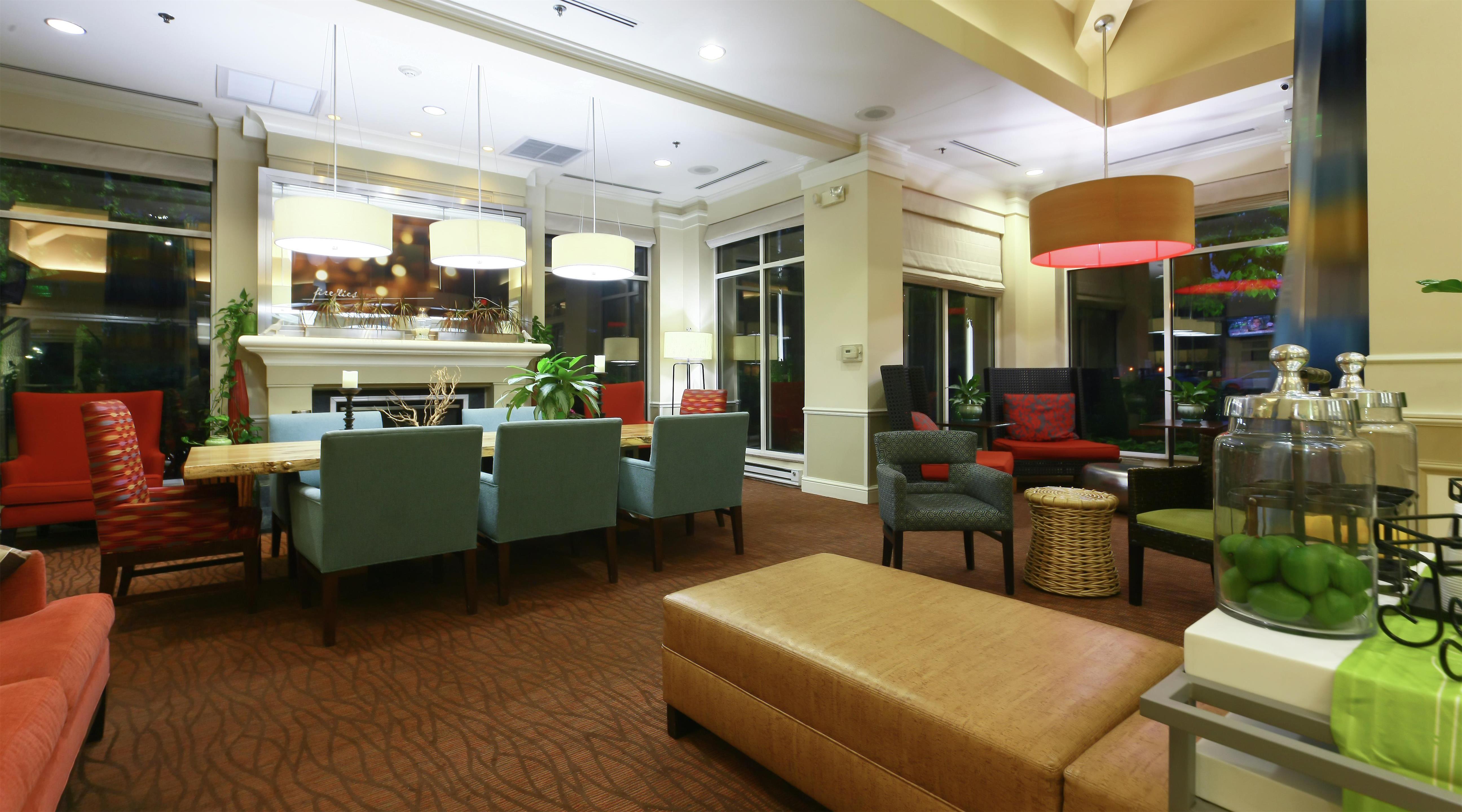 Lobby | Hilton Garden Inn Secaucus/Meadowlands