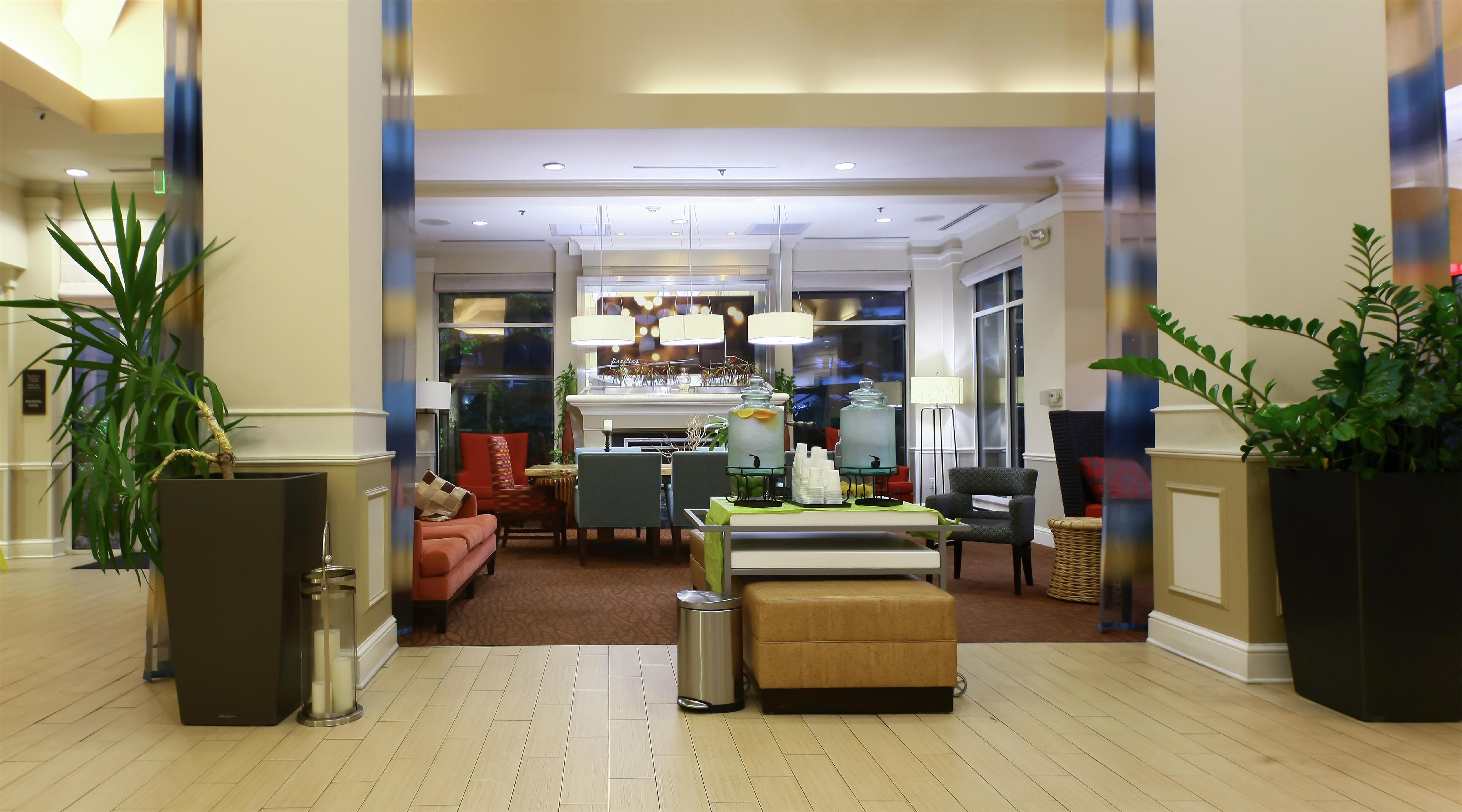 Lobby | Hilton Garden Inn Secaucus/Meadowlands