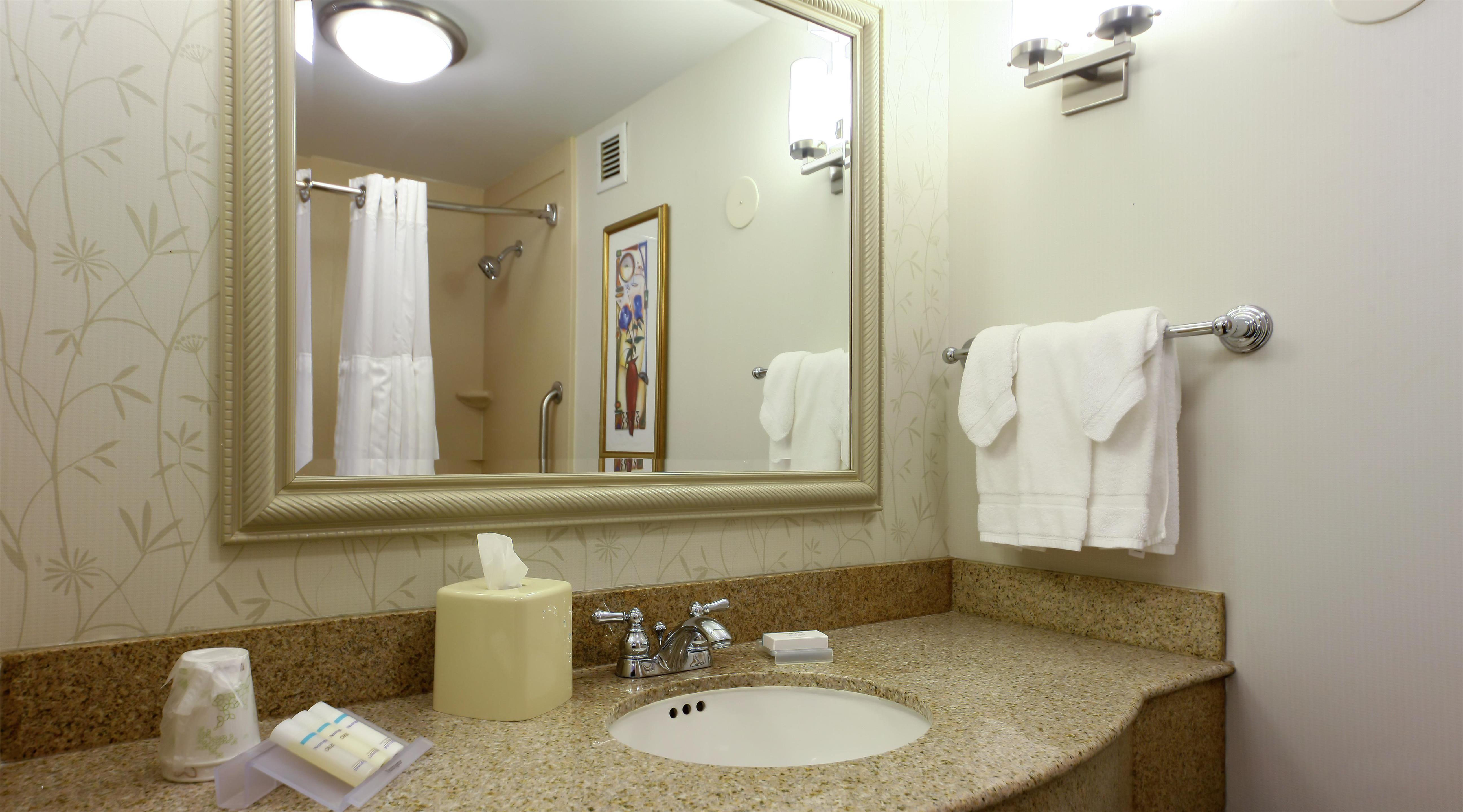 Guest room bath