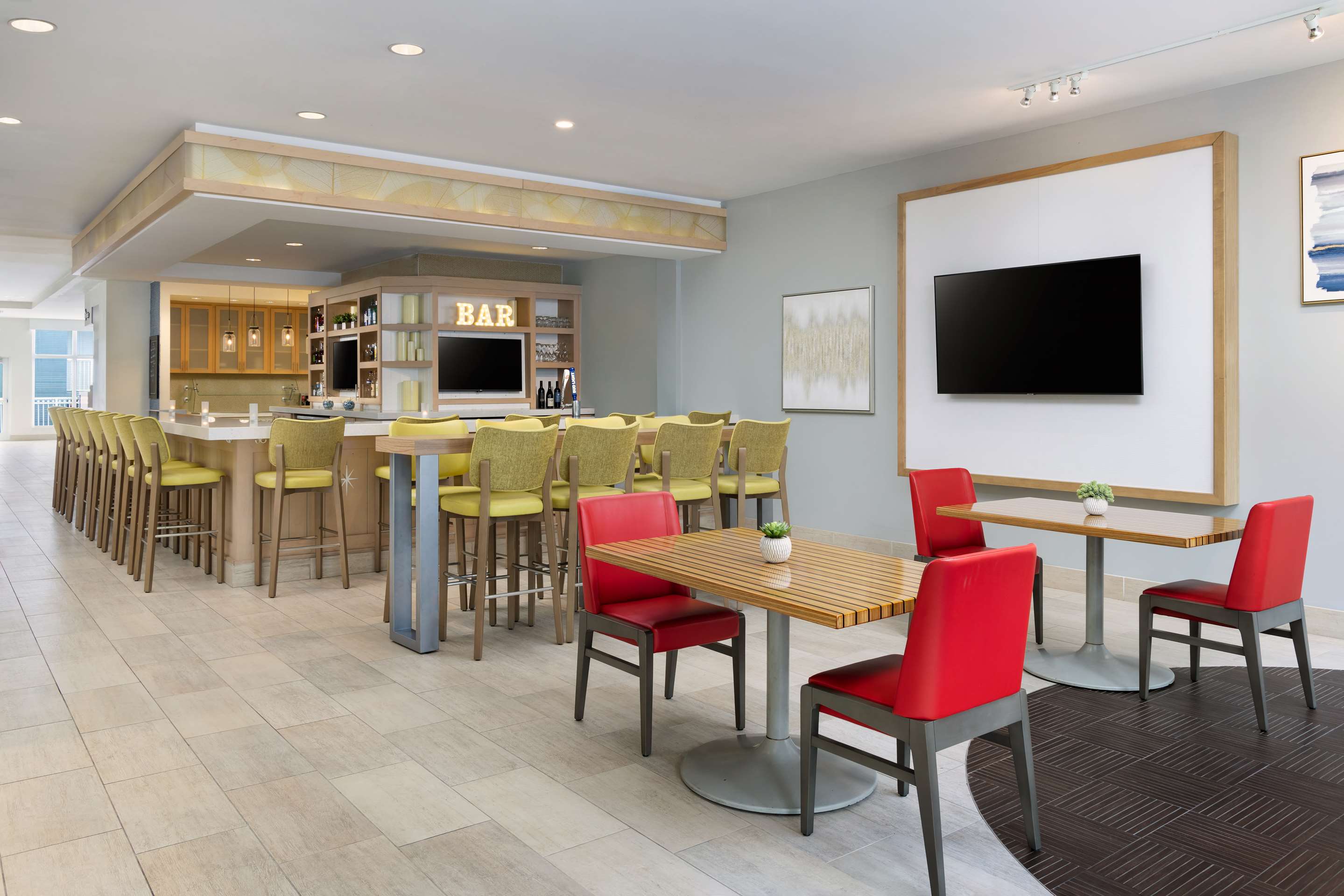 Restaurant | Hilton Garden Inn Key West / The Keys Collection