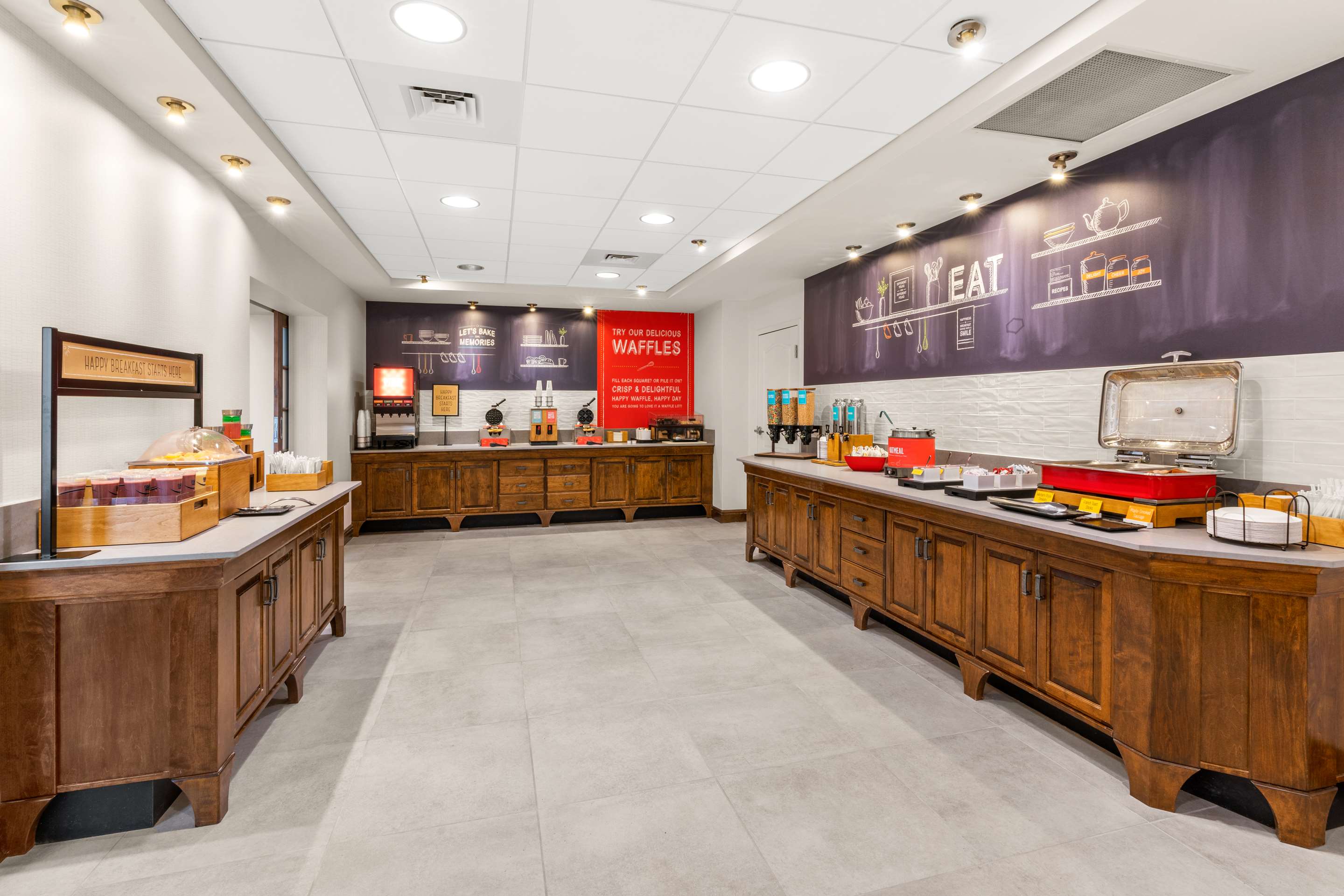 Breakfast Area | Hampton Inn & Suites Fairbanks