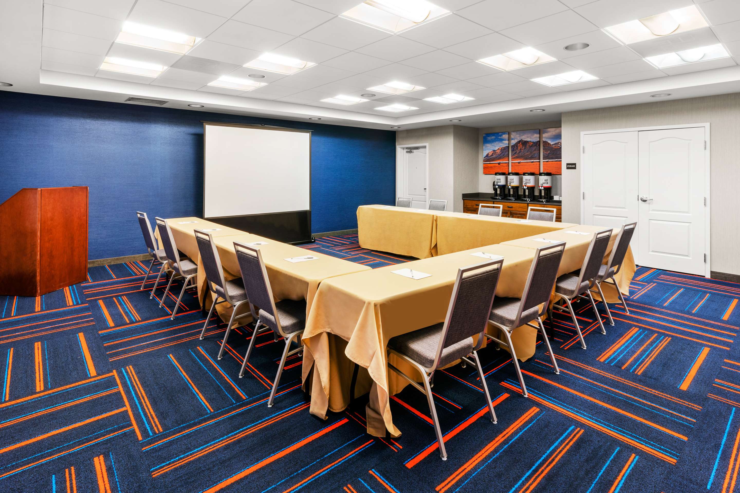 Meeting Room | Hampton Inn & Suites Fairbanks