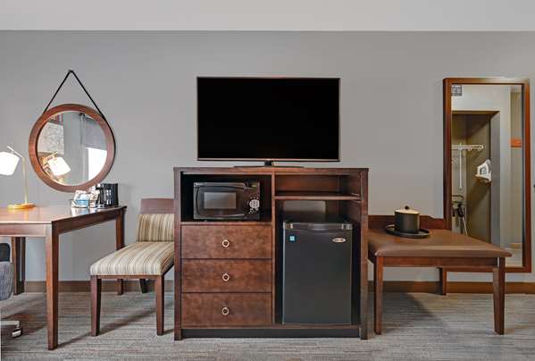  - Hampton Inn Farmington