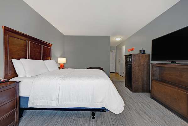  - Hampton Inn Farmington