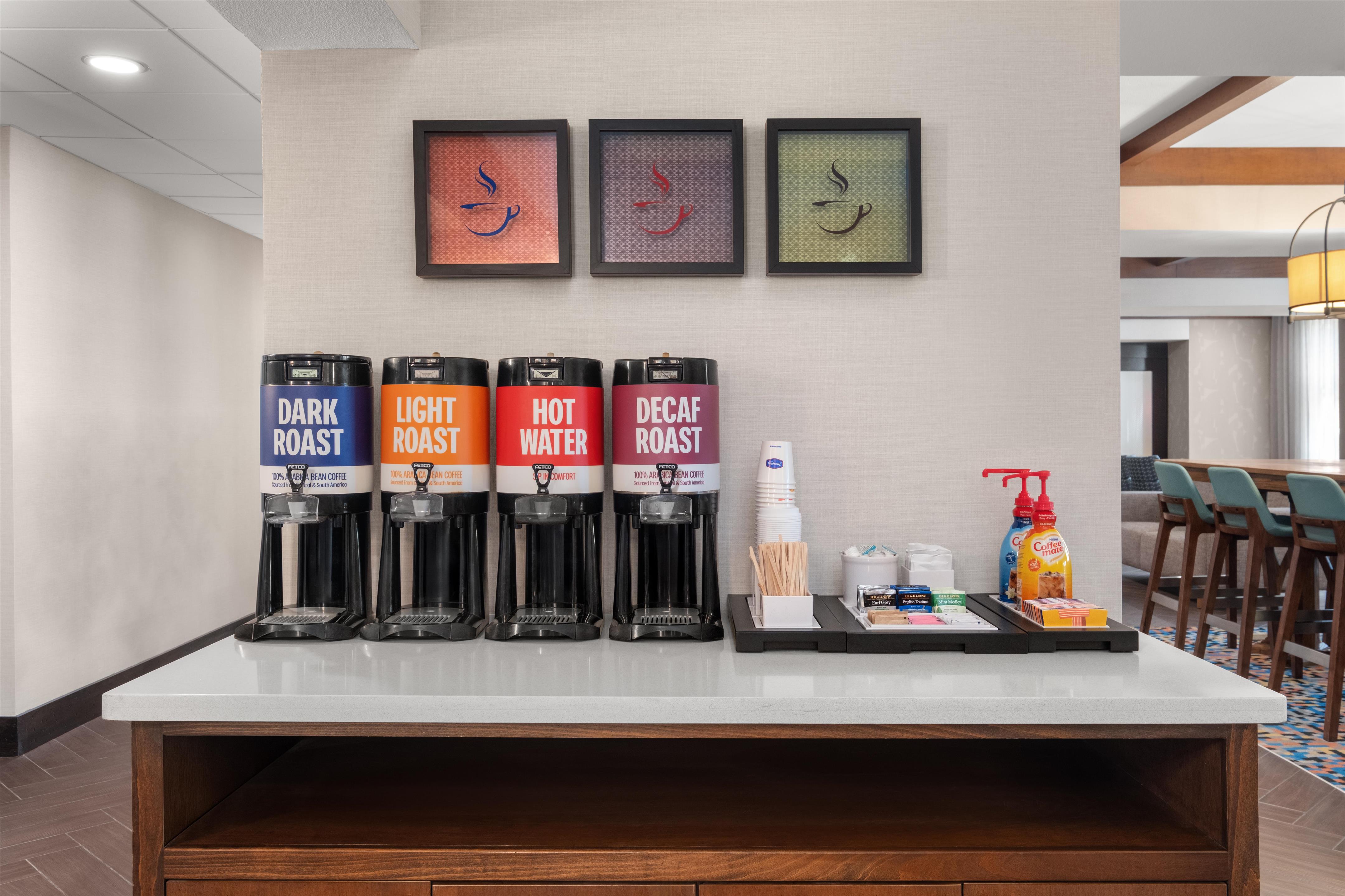 Restaurant | Hampton Inn & Suites Fresno