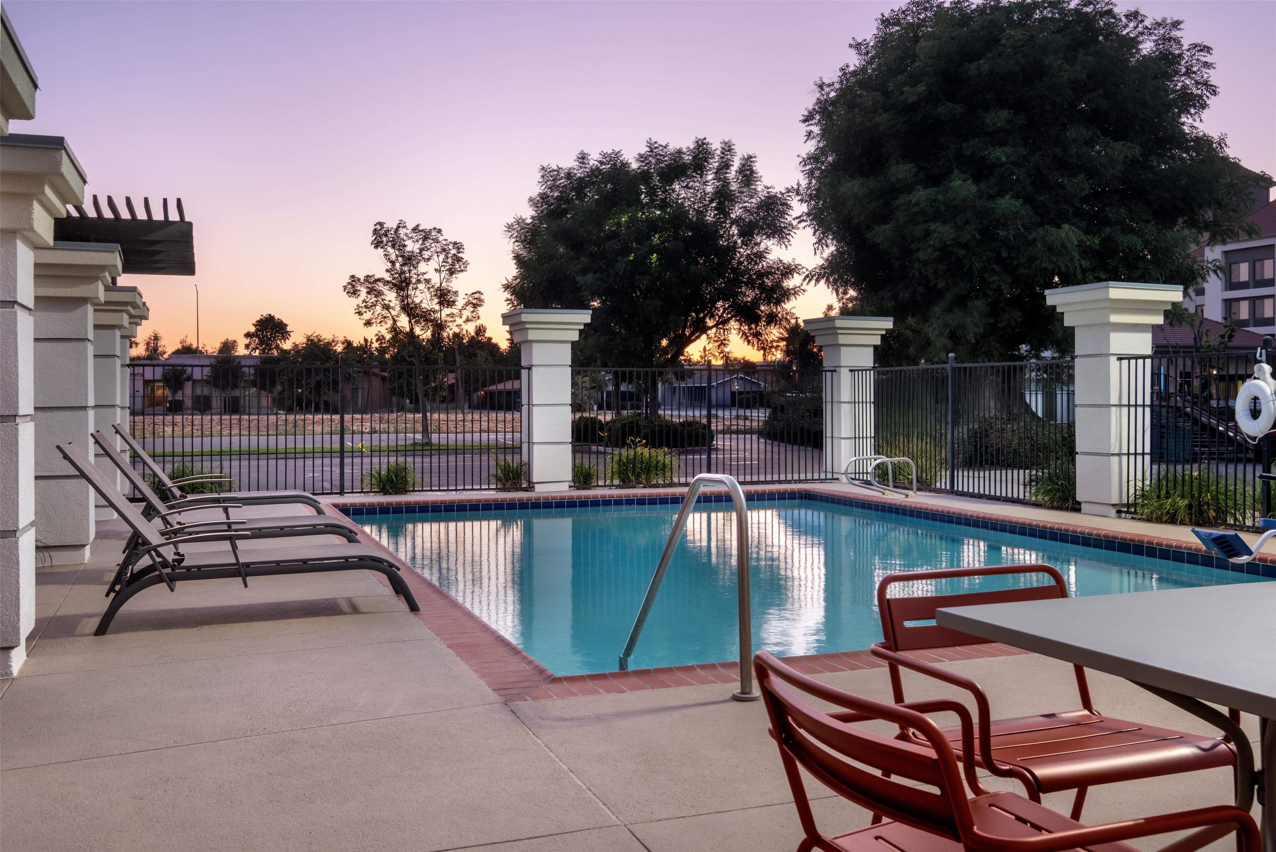 Pool | Hampton Inn & Suites Fresno