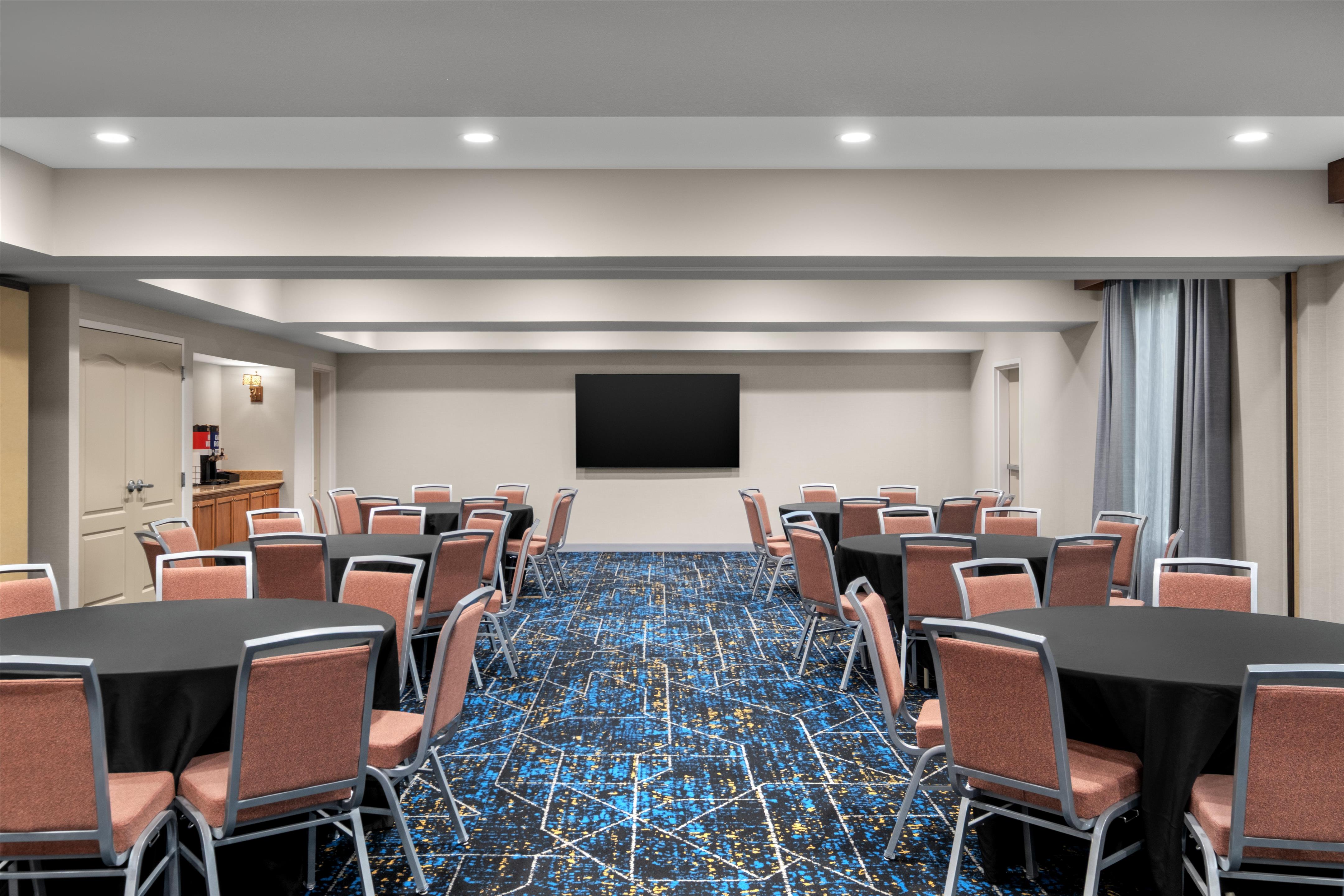 Meeting Room | Hampton Inn & Suites Fresno