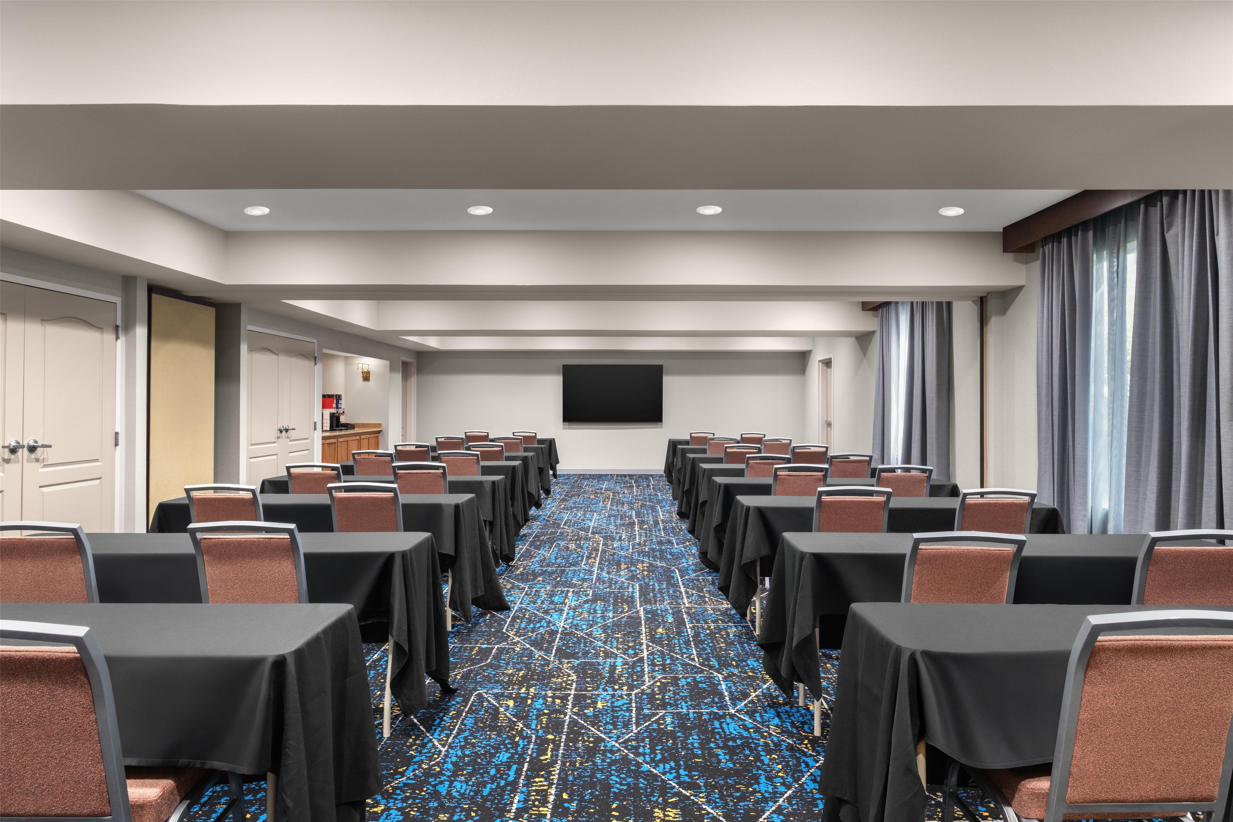 Meeting Room | Hampton Inn & Suites Fresno