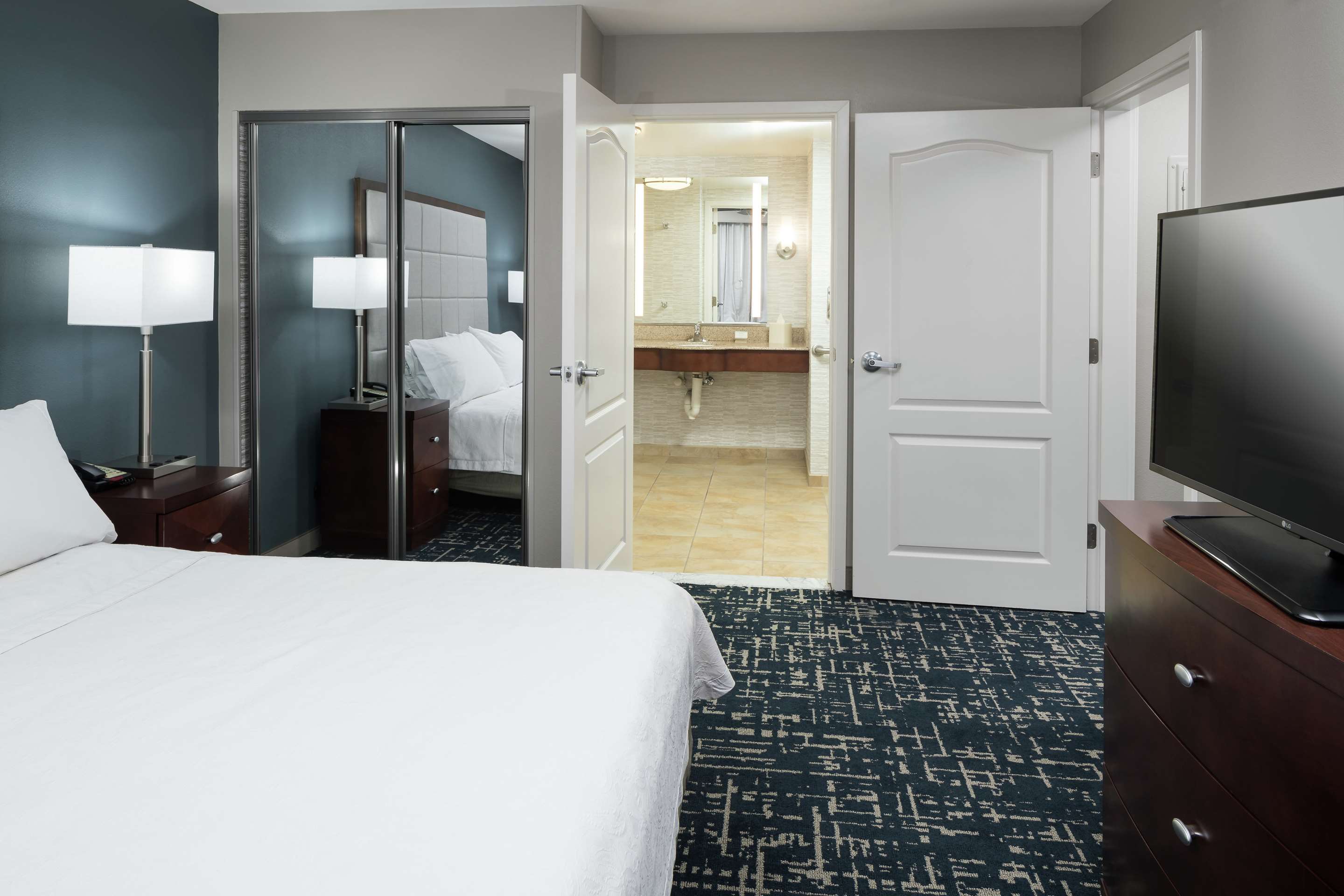 Guest room