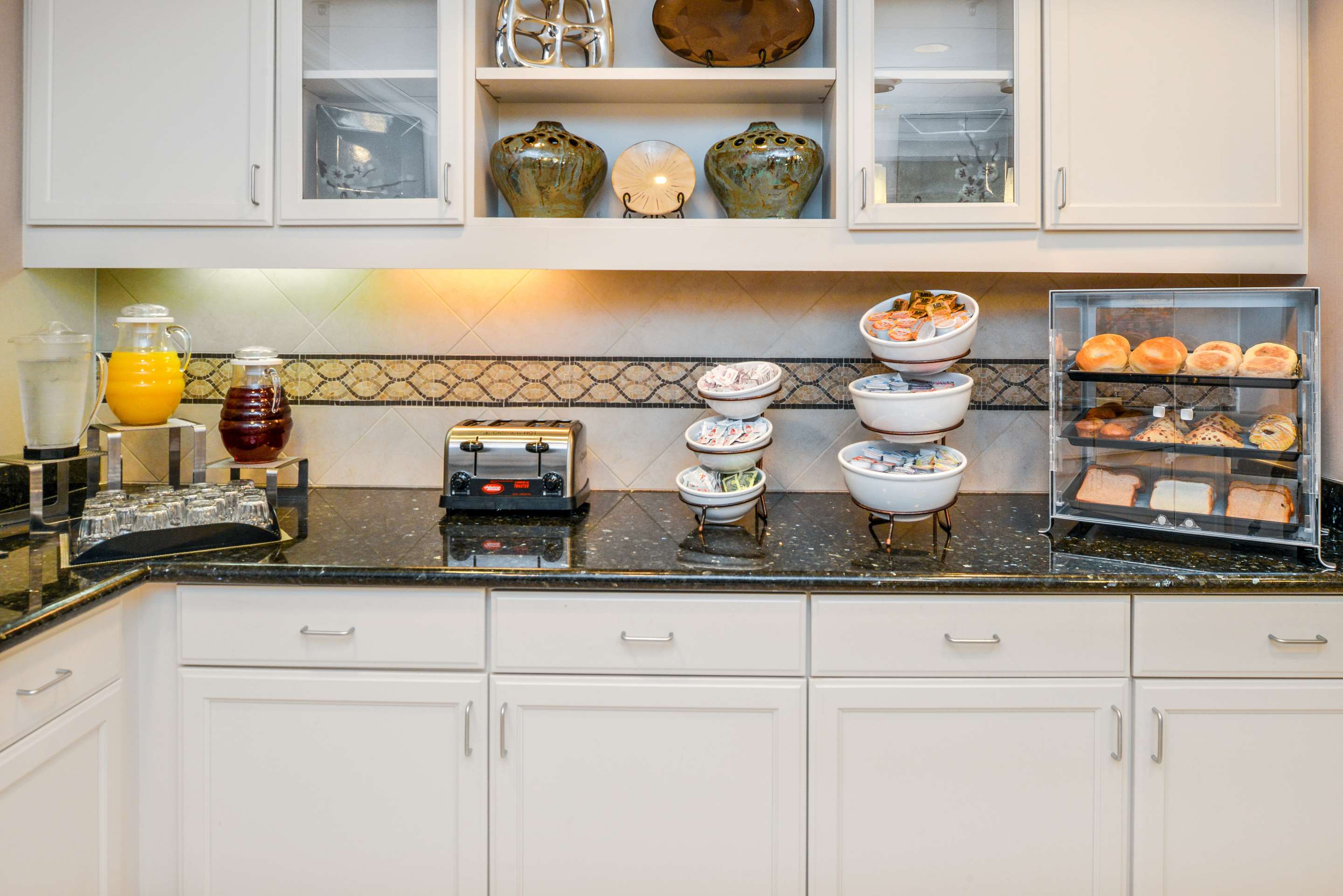 Breakfast Area | Homewood Suites by Hilton Fresno