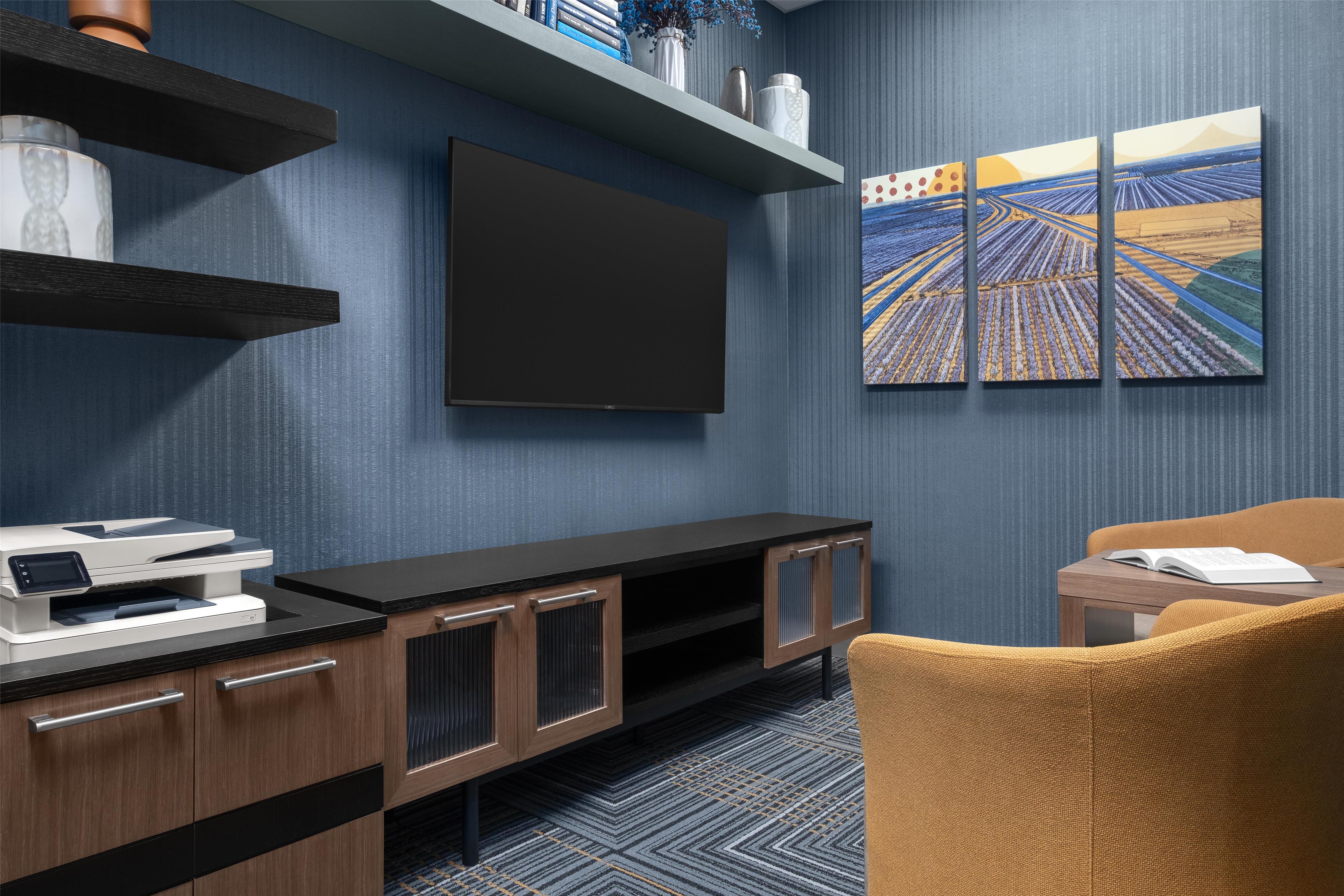 Business Center | Homewood Suites by Hilton Fresno