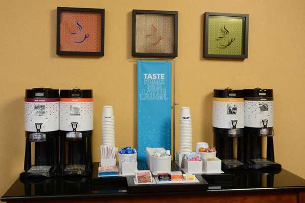 Restaurant - Hampton Inn Fayetteville