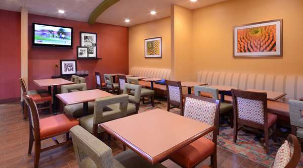 Restaurant - Hampton Inn Fayetteville