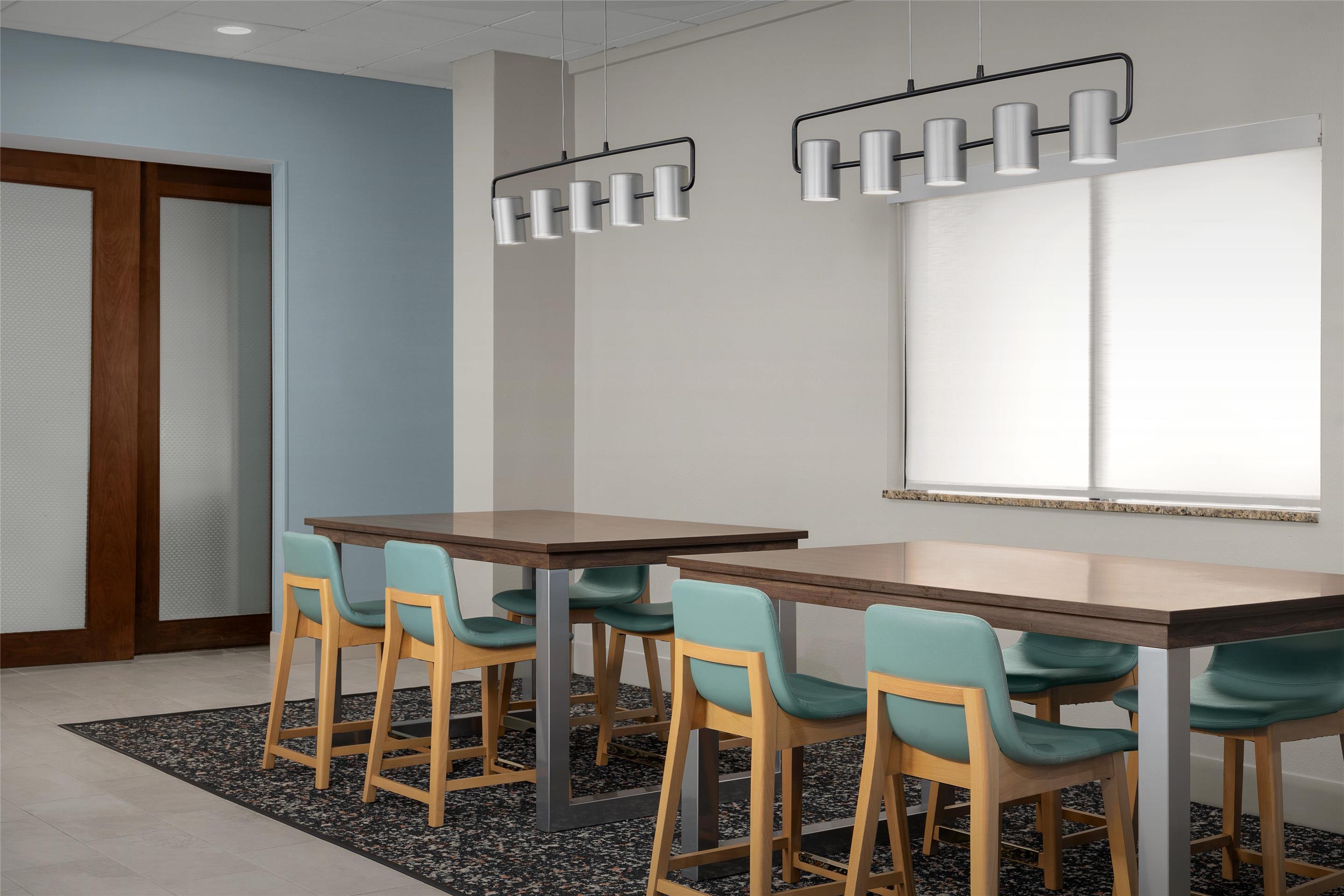 Lobby | Hampton Inn Fayetteville Fort Liberty