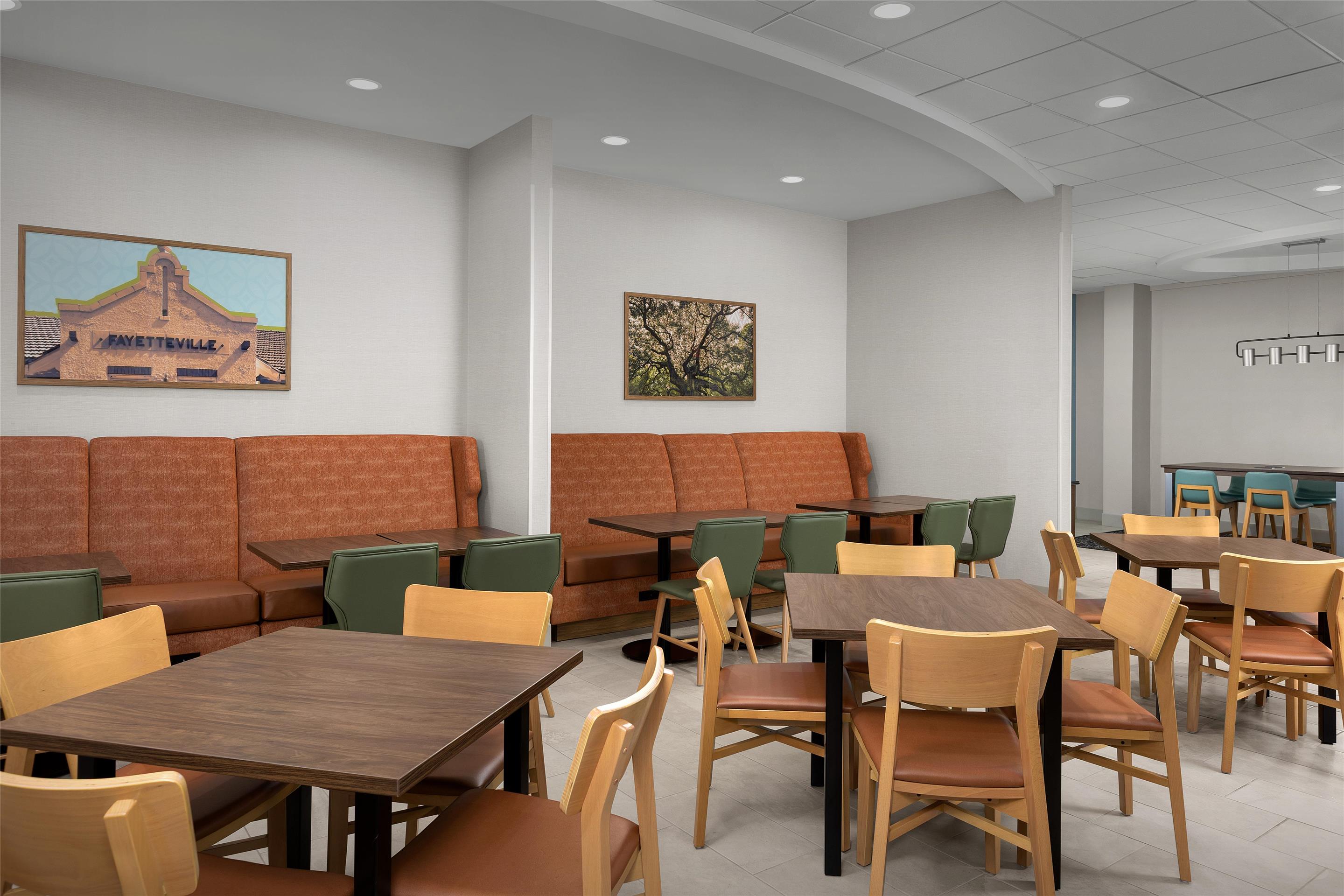 Breakfast Area | Hampton Inn Fayetteville Fort Liberty