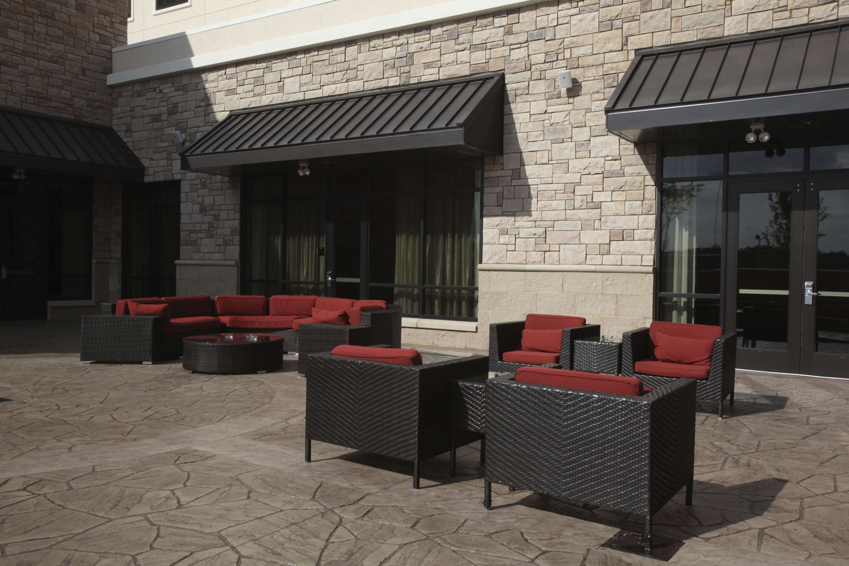 Exterior | Embassy Suites by Hilton Fayetteville Fort Liberty