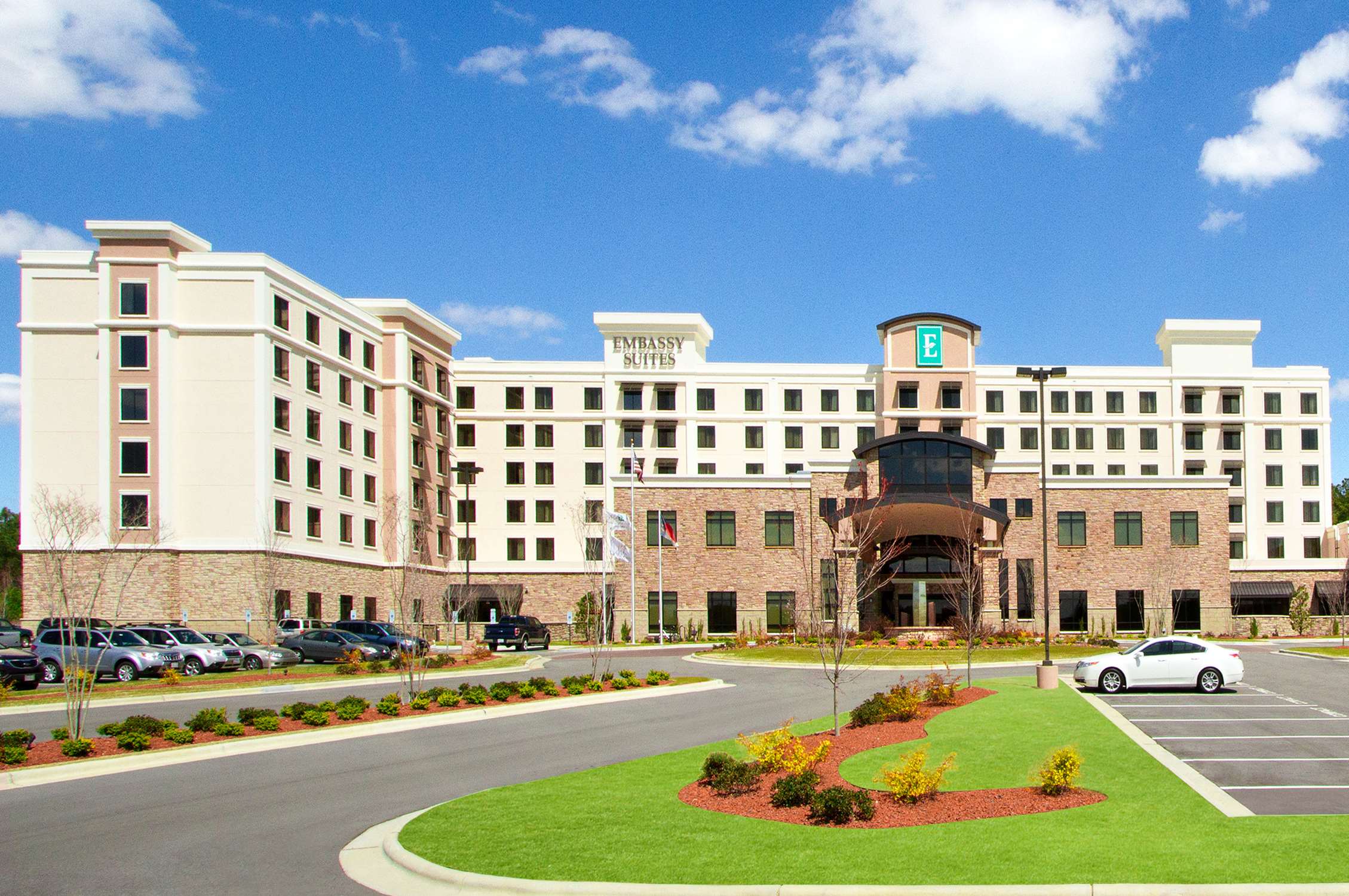 Exterior | Embassy Suites by Hilton Fayetteville Fort Liberty