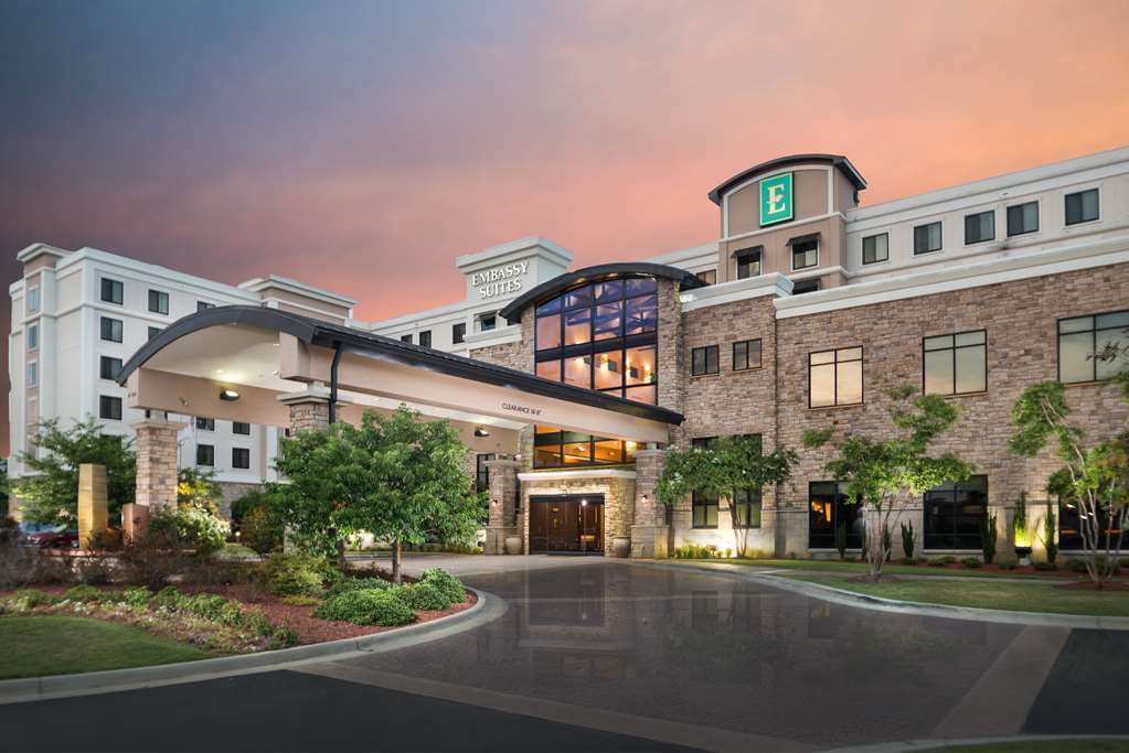 Embassy Suites Fayetteville Fort Liberty
