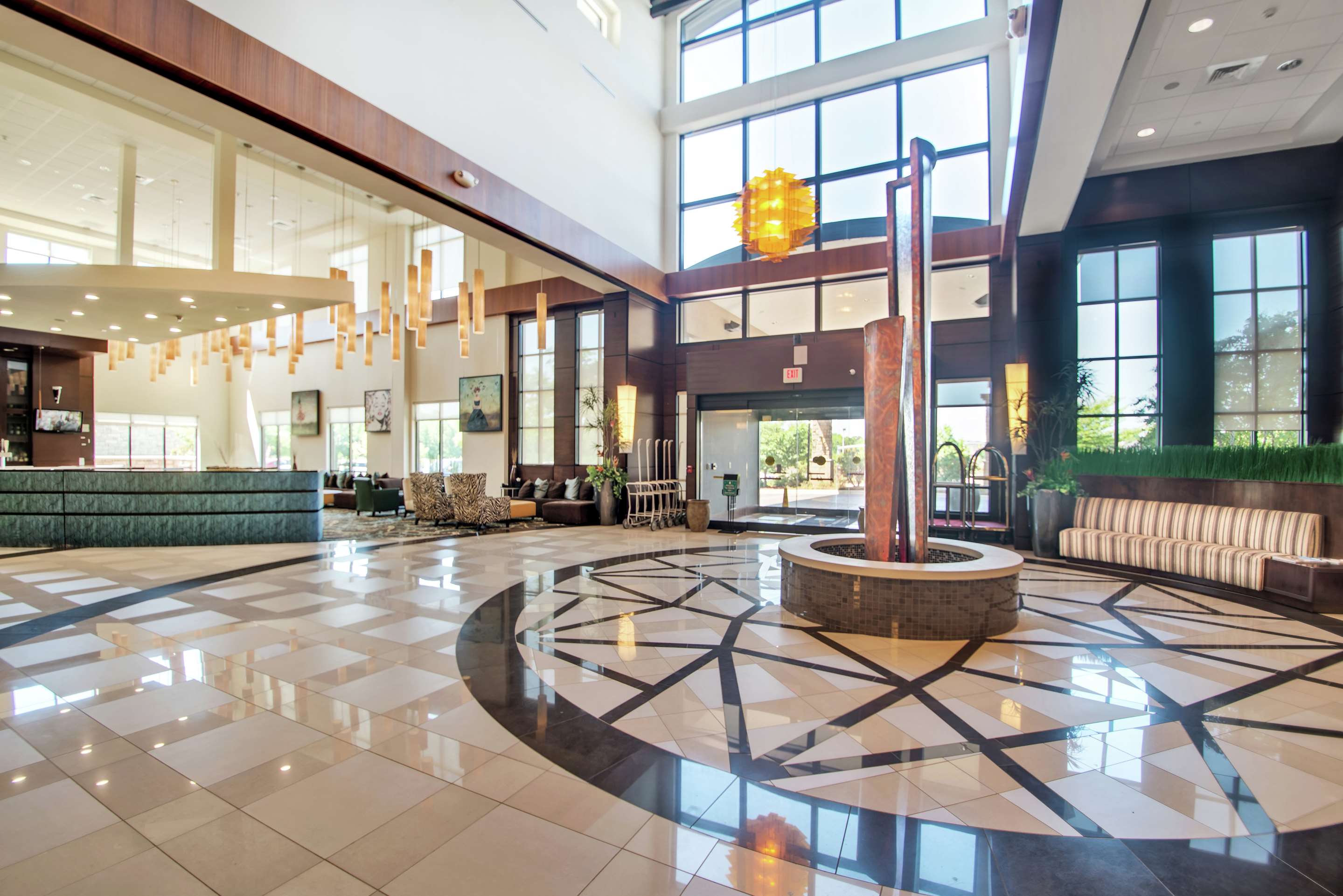 Lobby | Embassy Suites by Hilton Fayetteville Fort Liberty