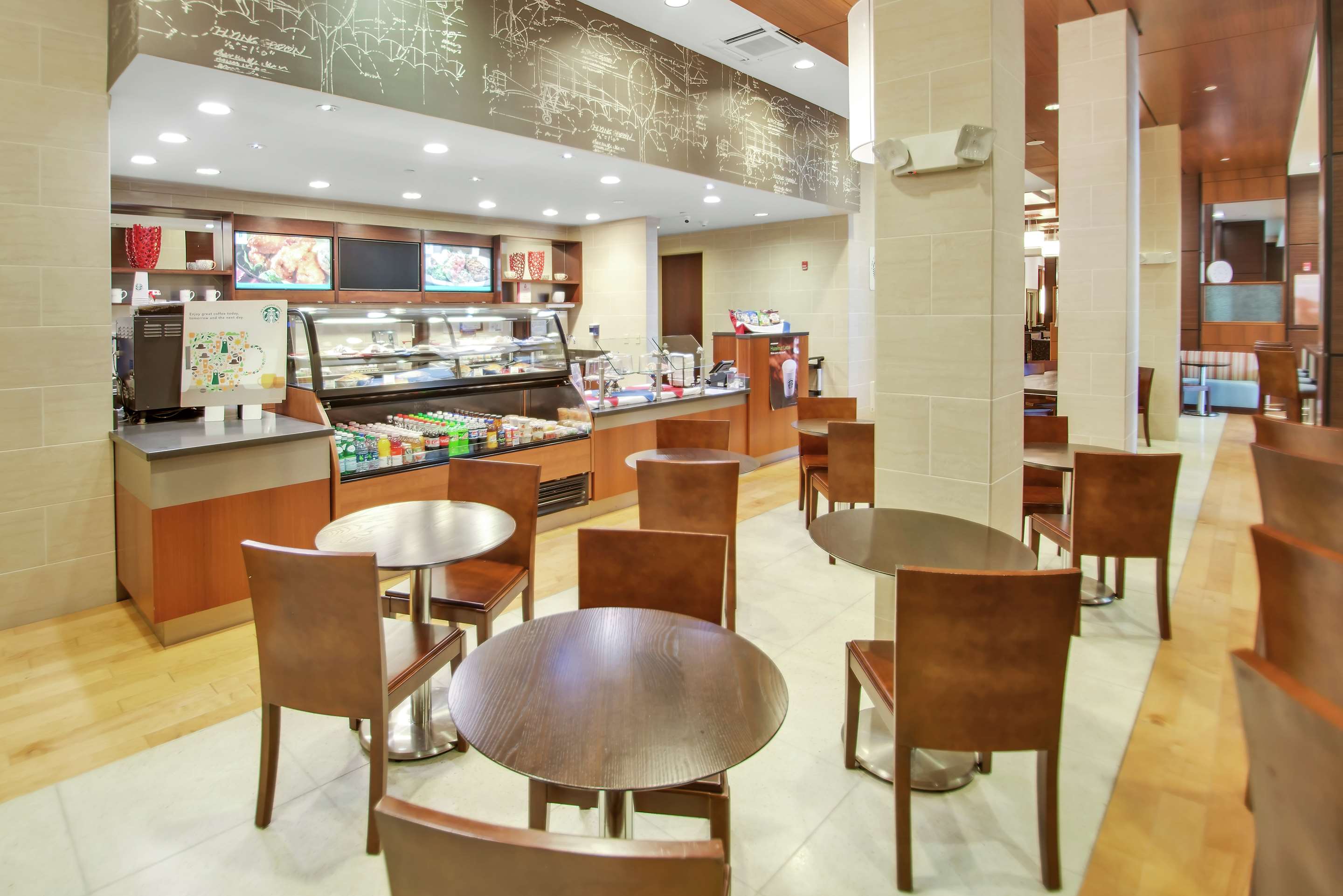 Restaurant | Embassy Suites by Hilton Fayetteville Fort Liberty
