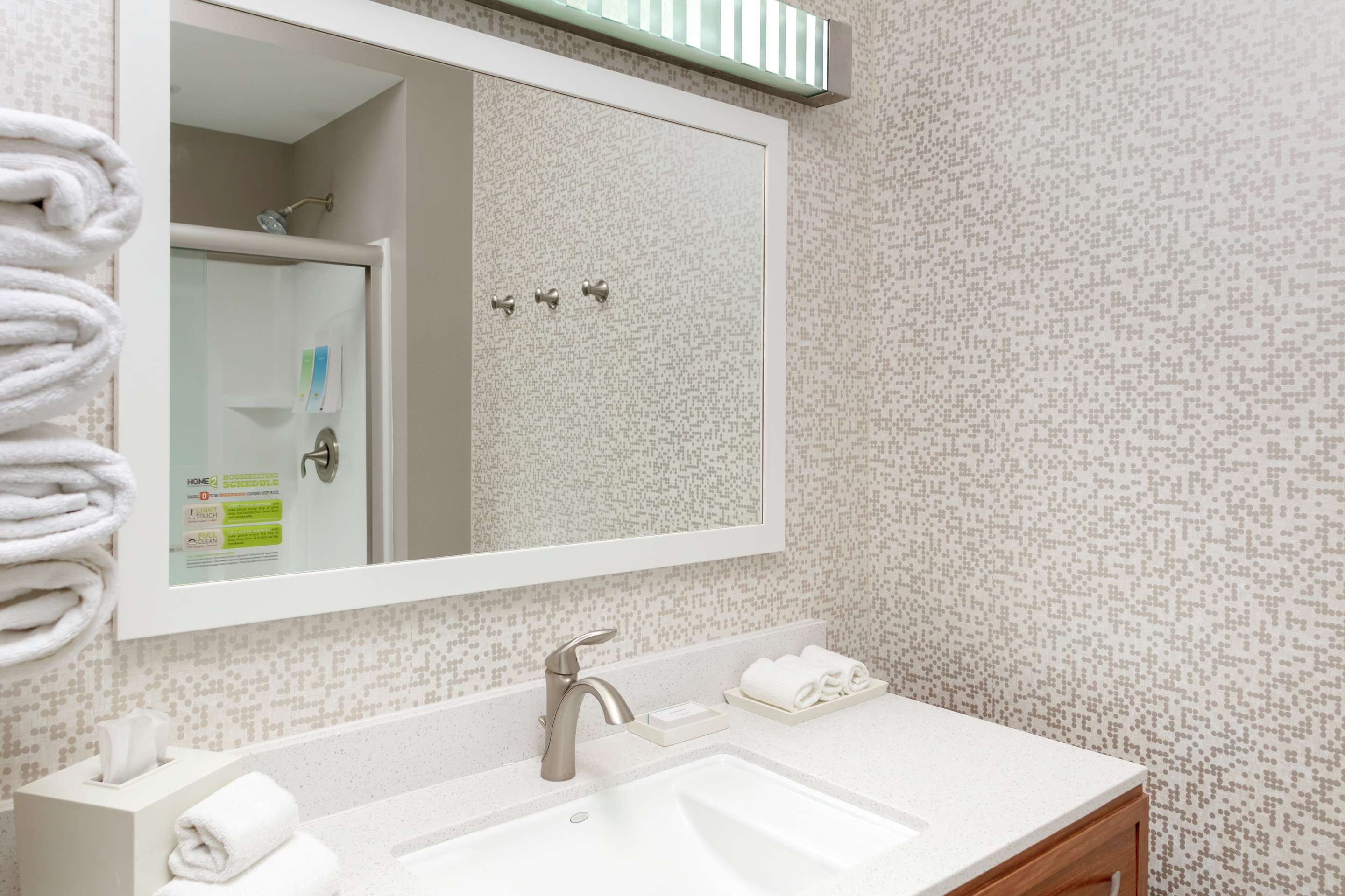 Guest room bath