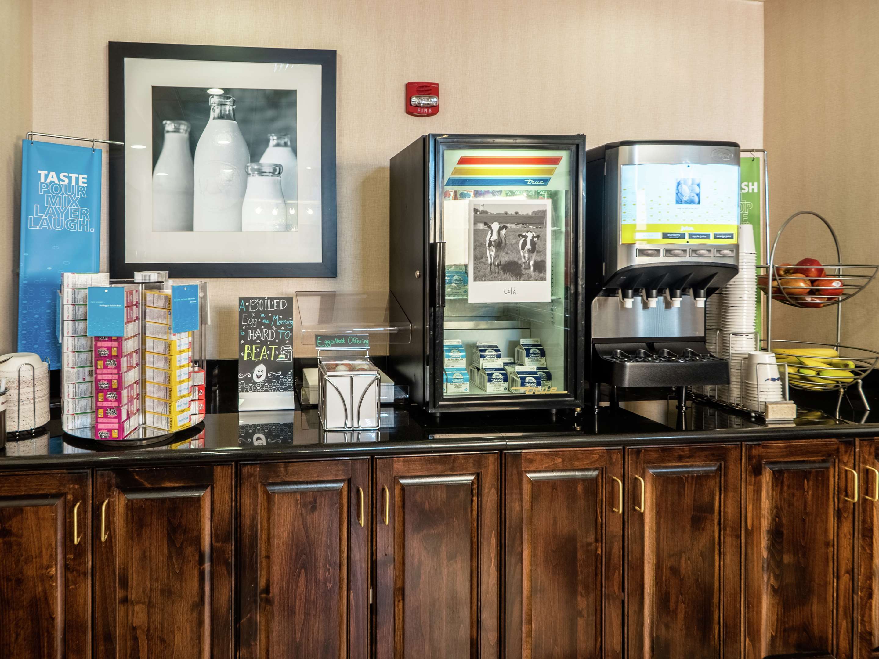 Breakfast Area | Hampton Inn Spring Lake Fayetteville