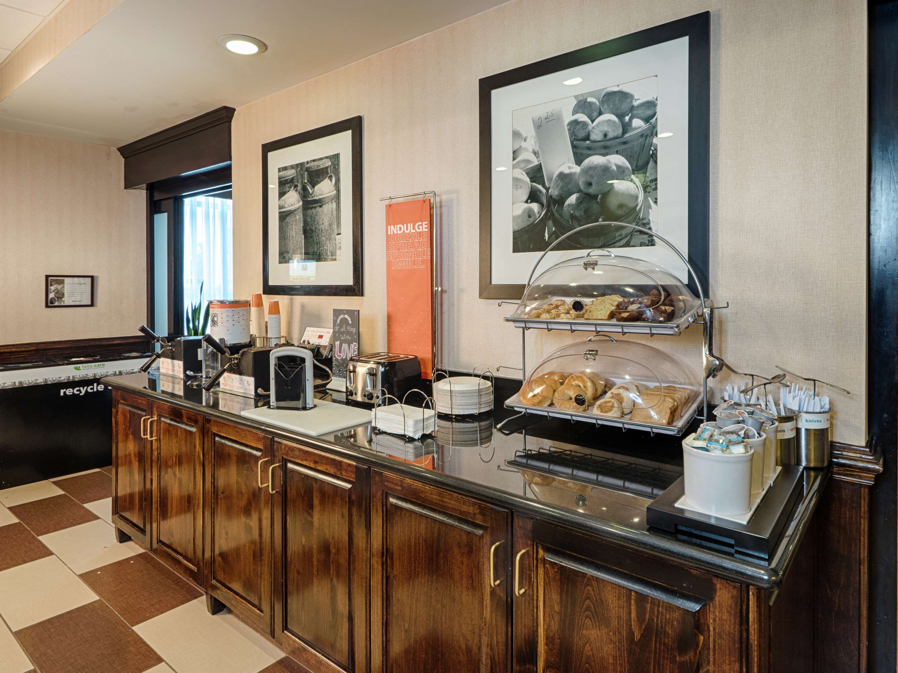 Breakfast Area | Hampton Inn Spring Lake Fayetteville