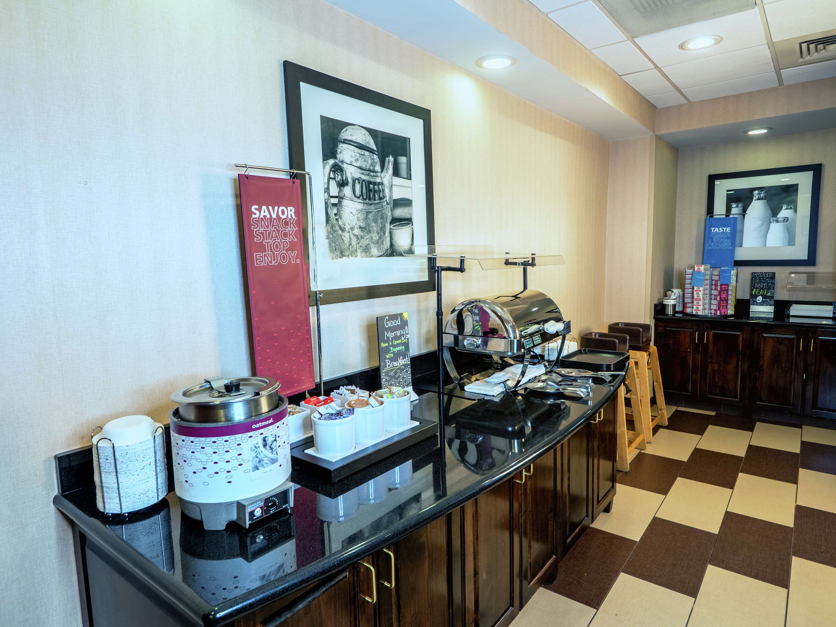 Breakfast Area | Hampton Inn Spring Lake Fayetteville
