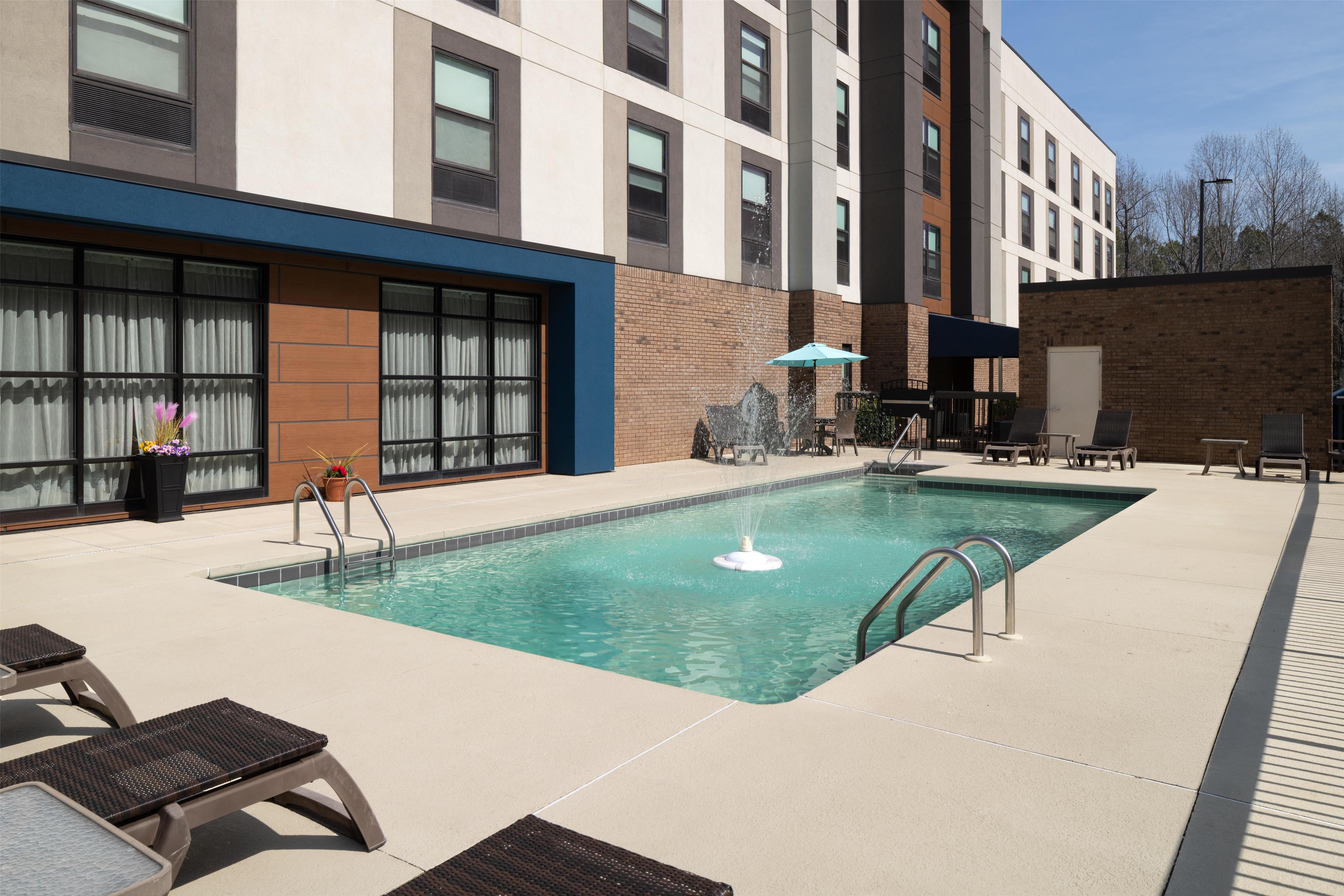 Pool | Hampton Inn Spring Lake Fayetteville