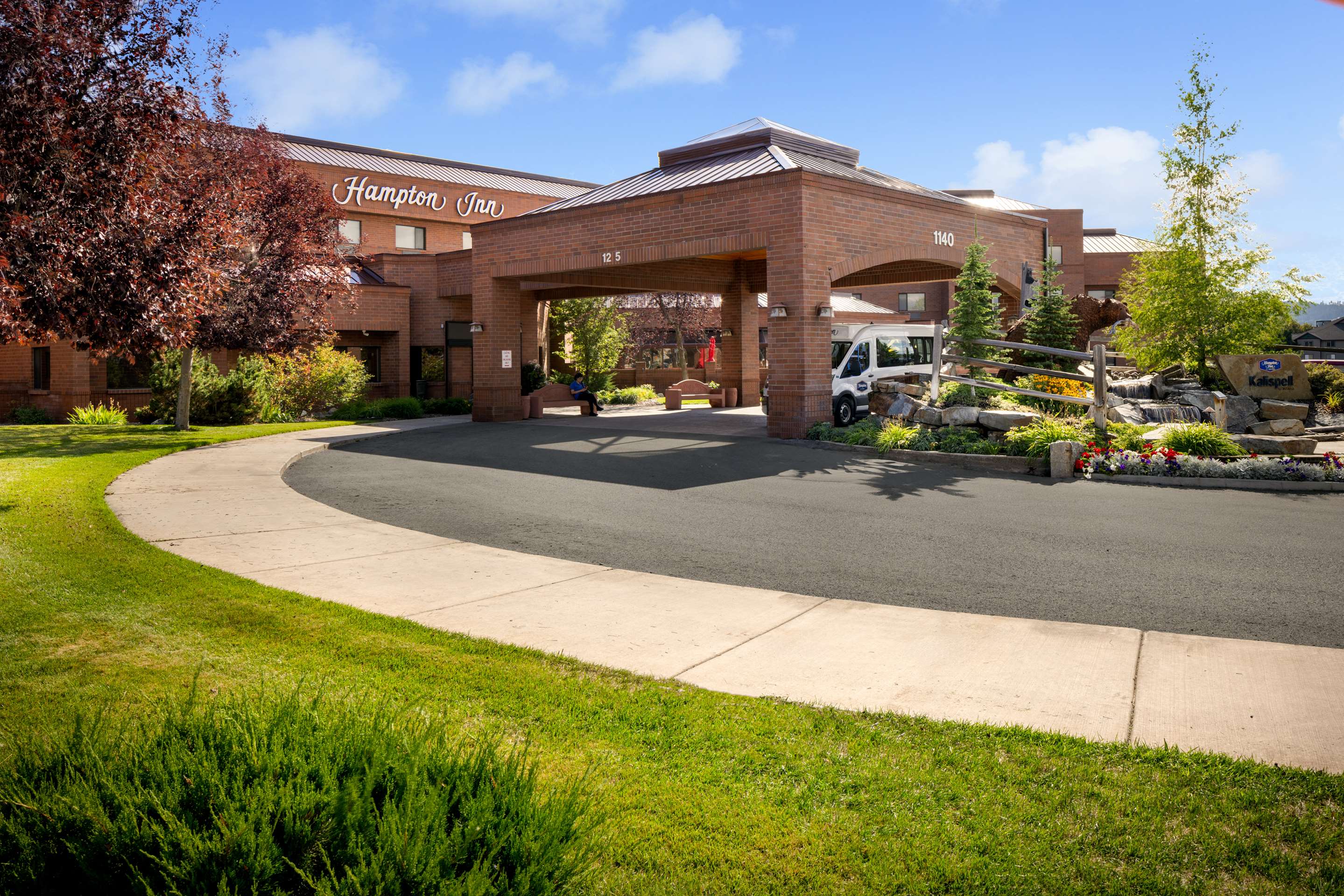 Exterior | Hampton Inn Kalispell