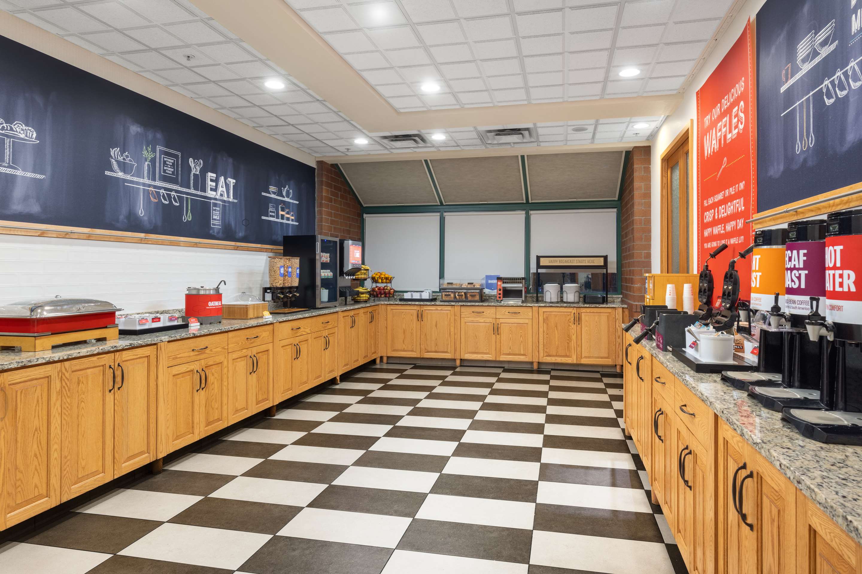 Breakfast Area | Hampton Inn Kalispell