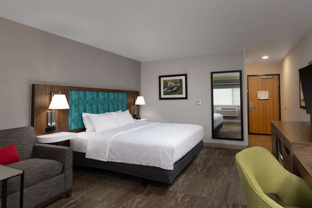 Hampton Inn by Hilton Kalispell Room Type - 1 KN ACC ROLLIN SHWR NS