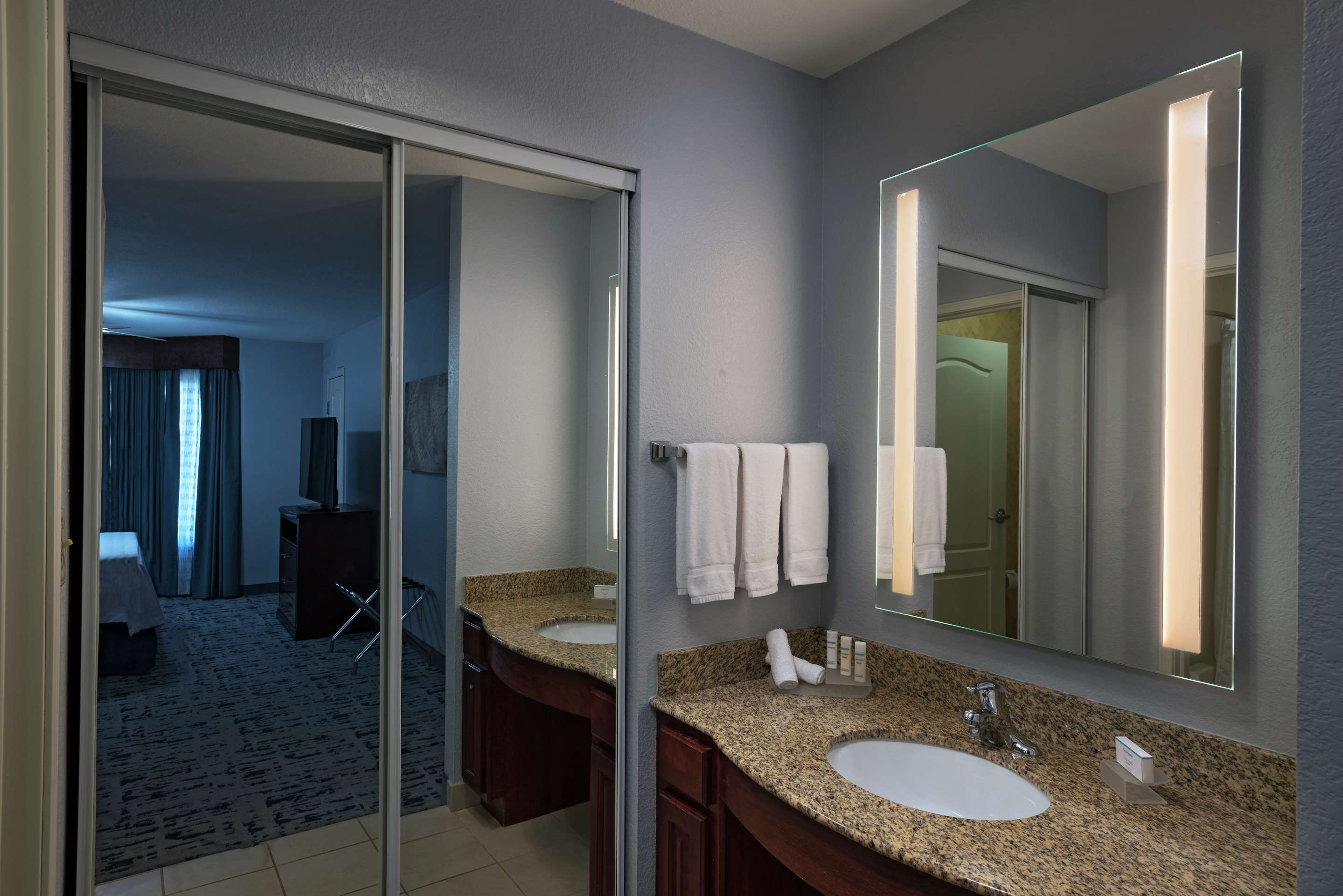 Guest room