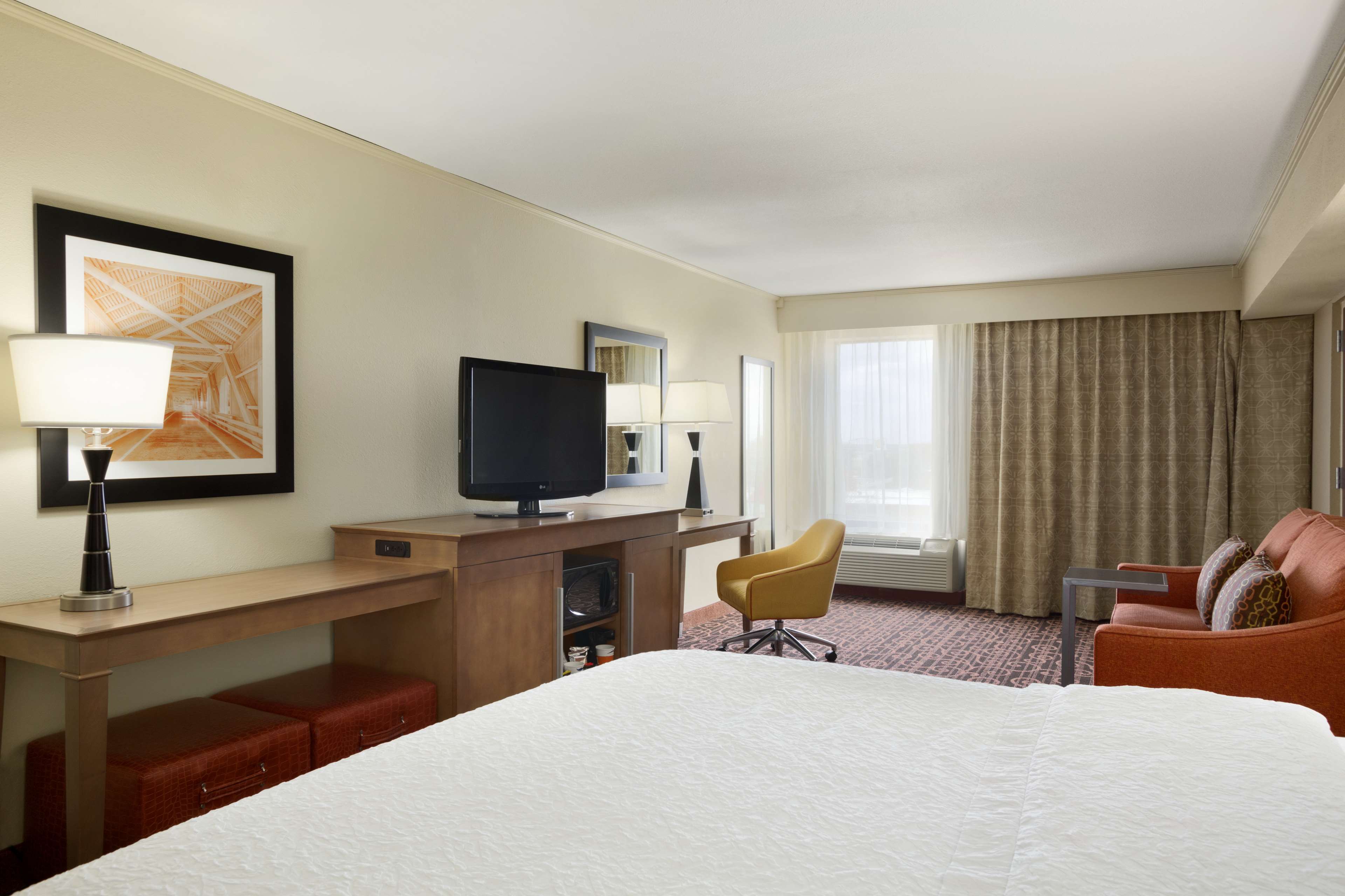 Hampton Inn by Hilton Forrest City Room Type - 1KING STUDY SOFABED NOSMOK