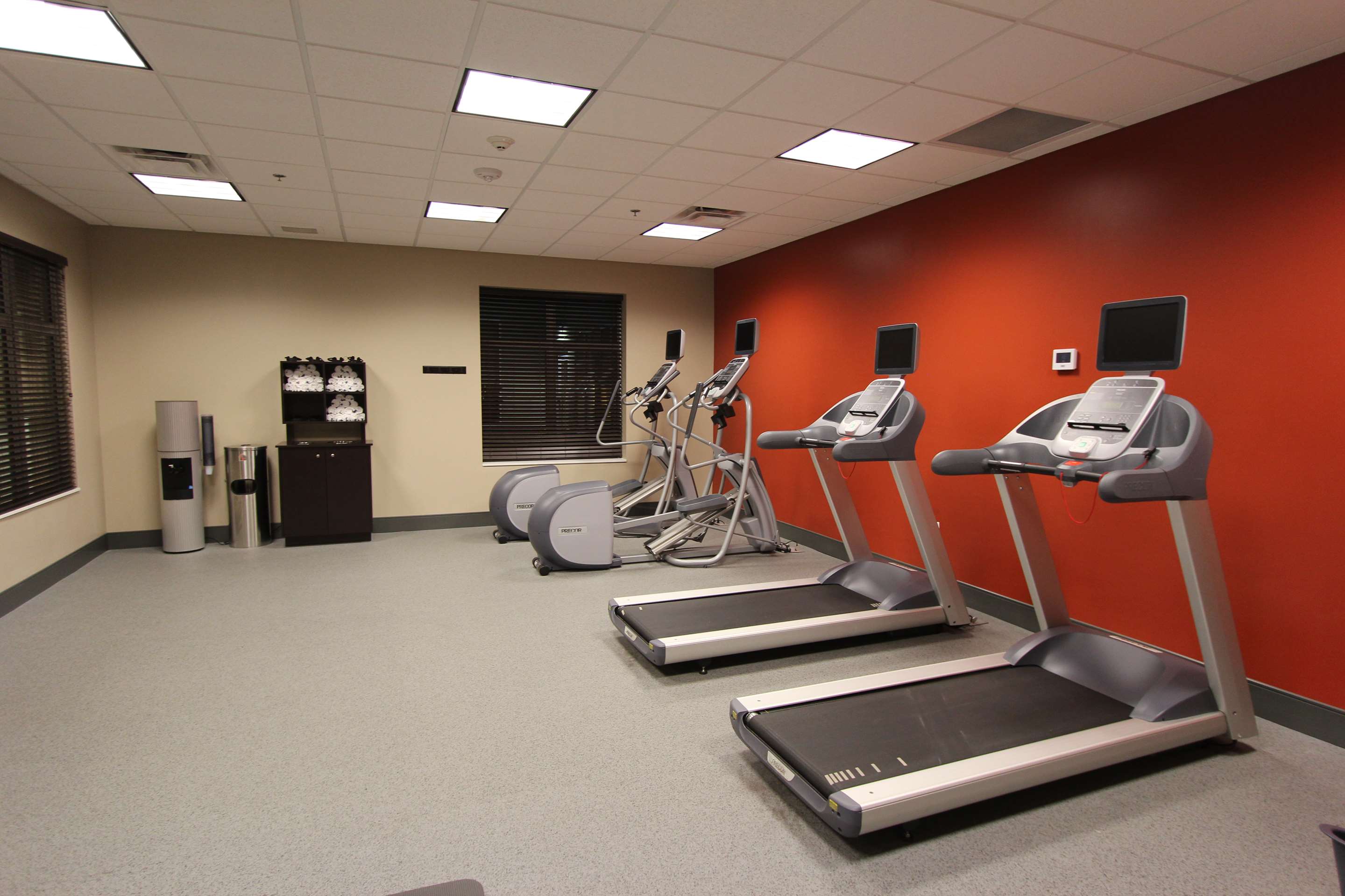 Health club fitness center gym | Hilton Garden Inn Findlay