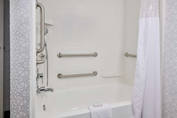  - Hampton Inn Fairfax