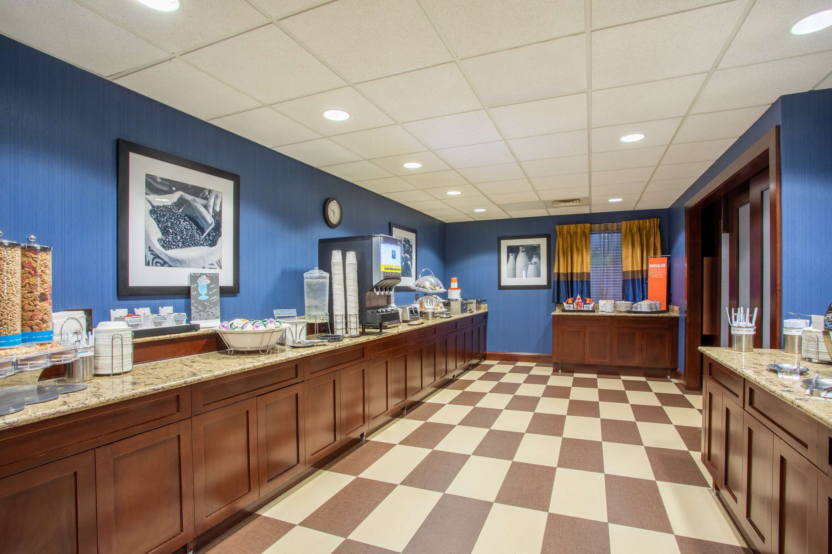 Restaurant | Hampton Inn Fishkill