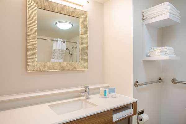  - Hampton Inn Fishkill - I-84, Exit 46