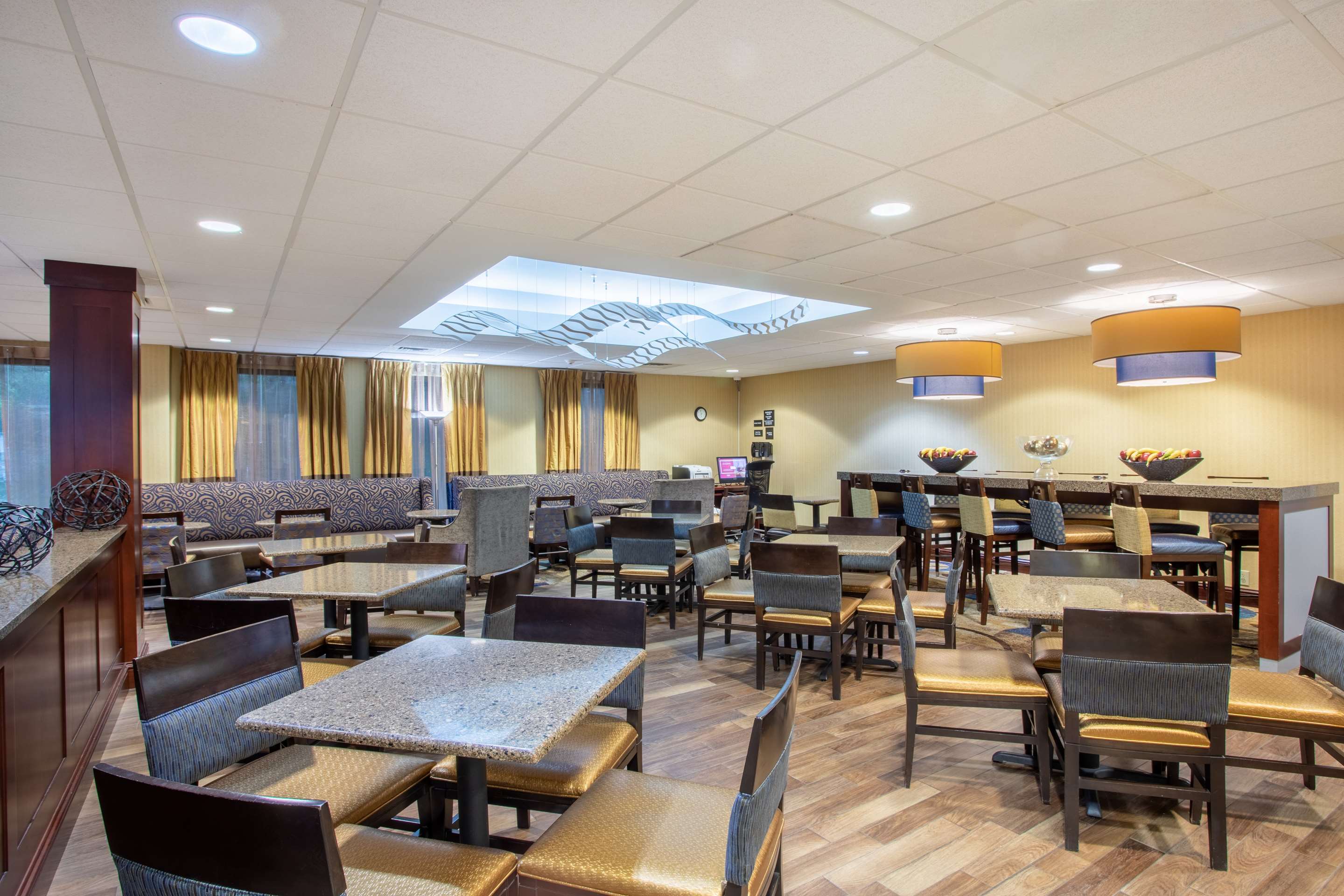 Lobby | Hampton Inn Fishkill