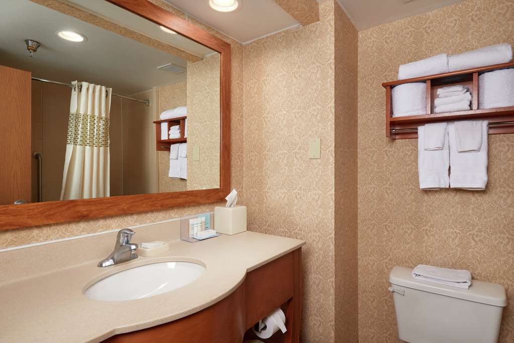 Hampton Inn by Hilton Franklin - Tap to explore photos