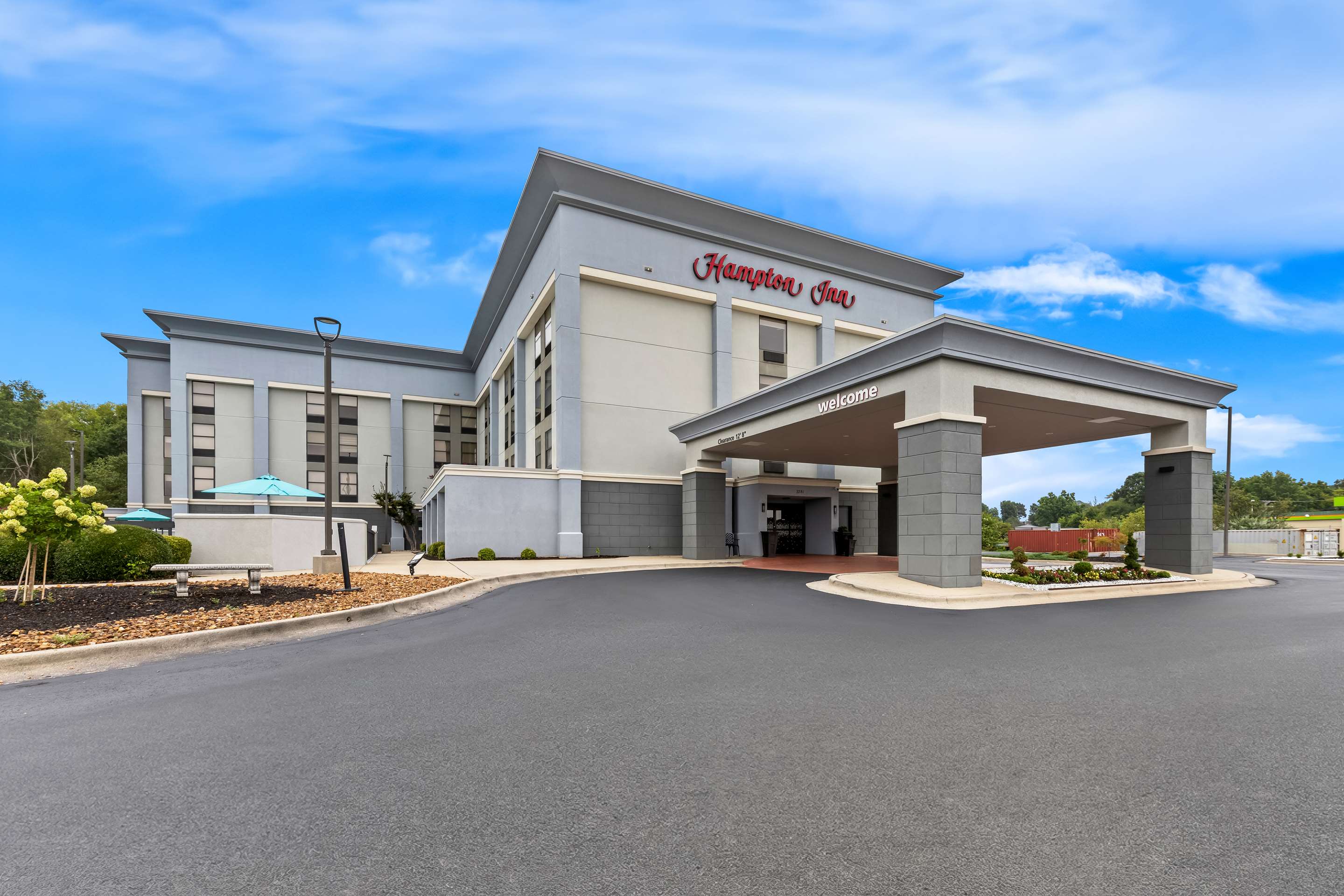 Exterior | Hampton Inn Florence Midtown