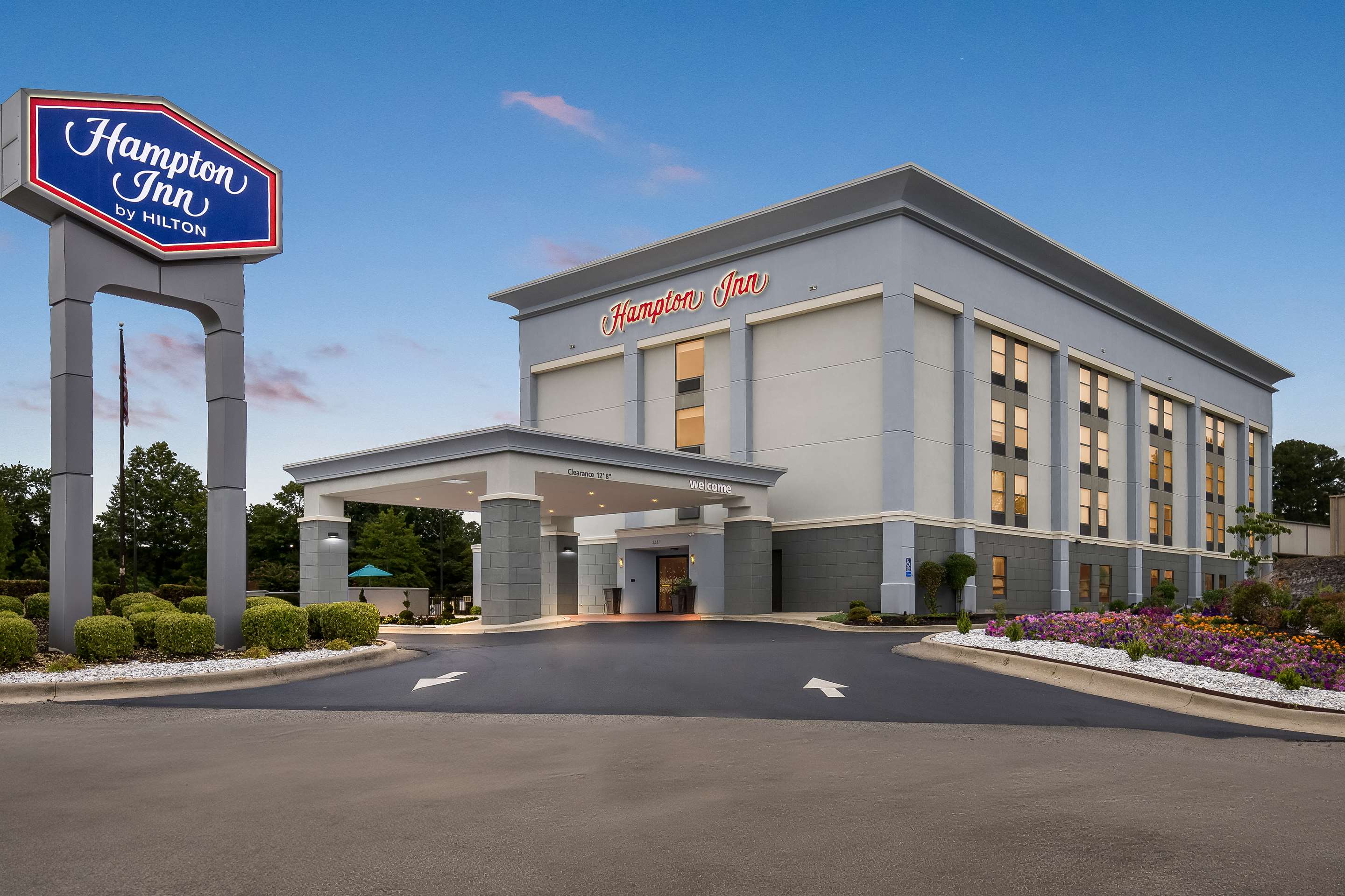 Exterior | Hampton Inn Florence Midtown
