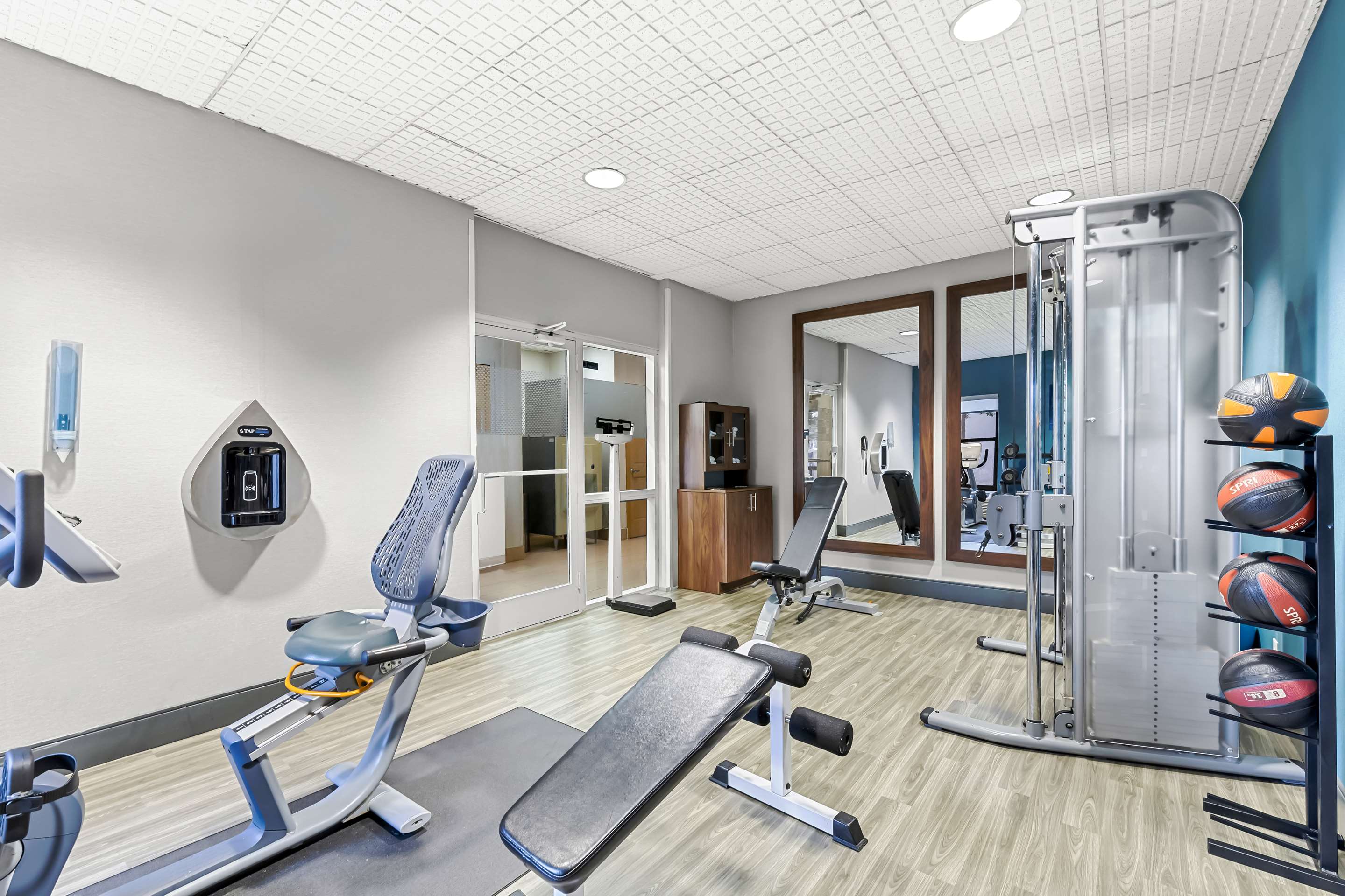 Health club fitness center gym | Hampton Inn Florence Midtown