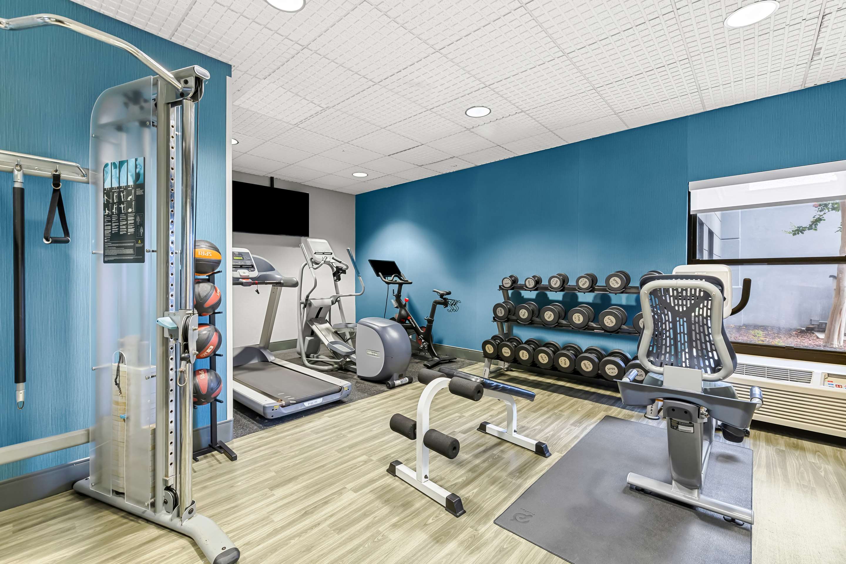 Health club fitness center gym | Hampton Inn Florence Midtown