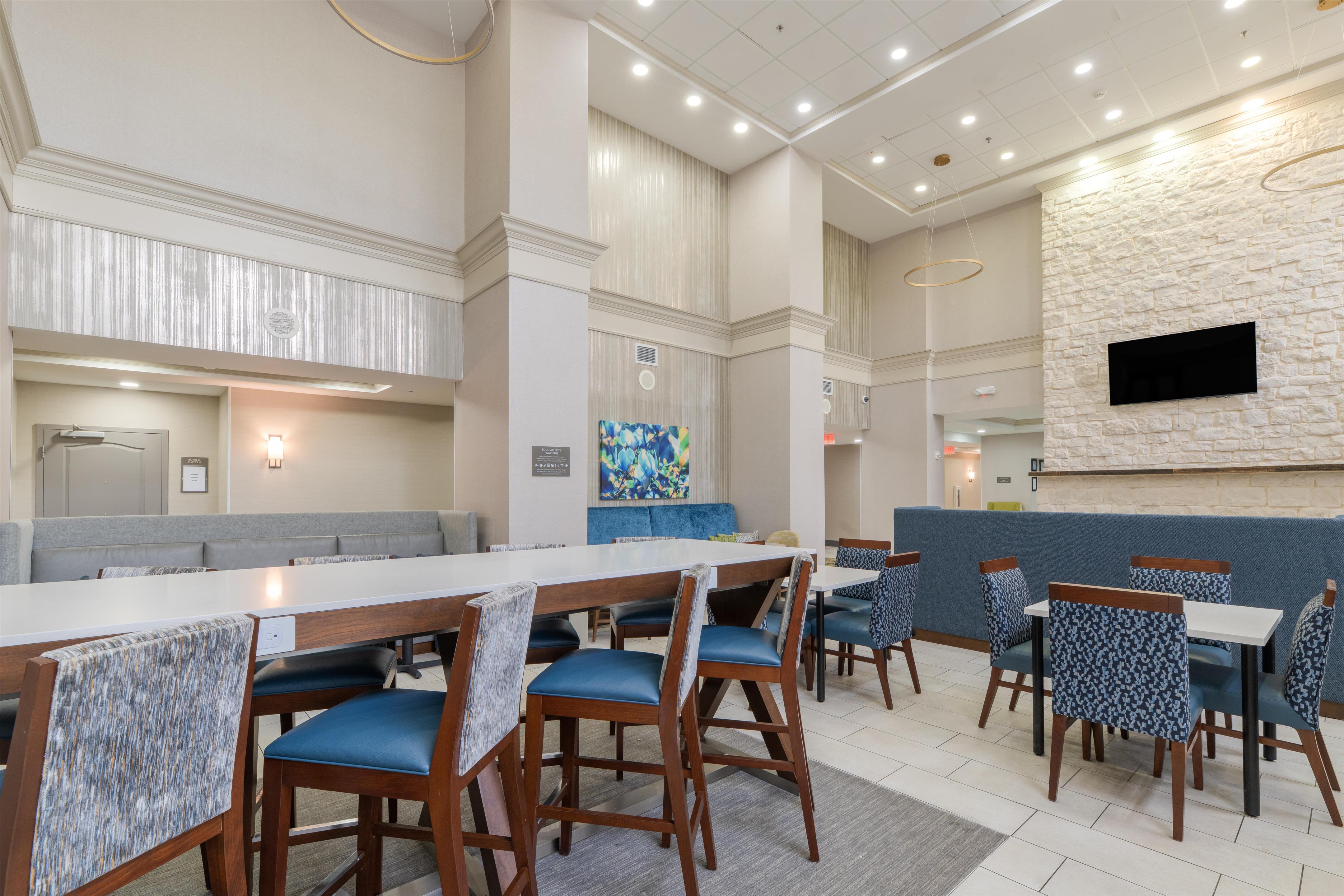 Lobby | Hampton Inn & Suites Florence-Downtown