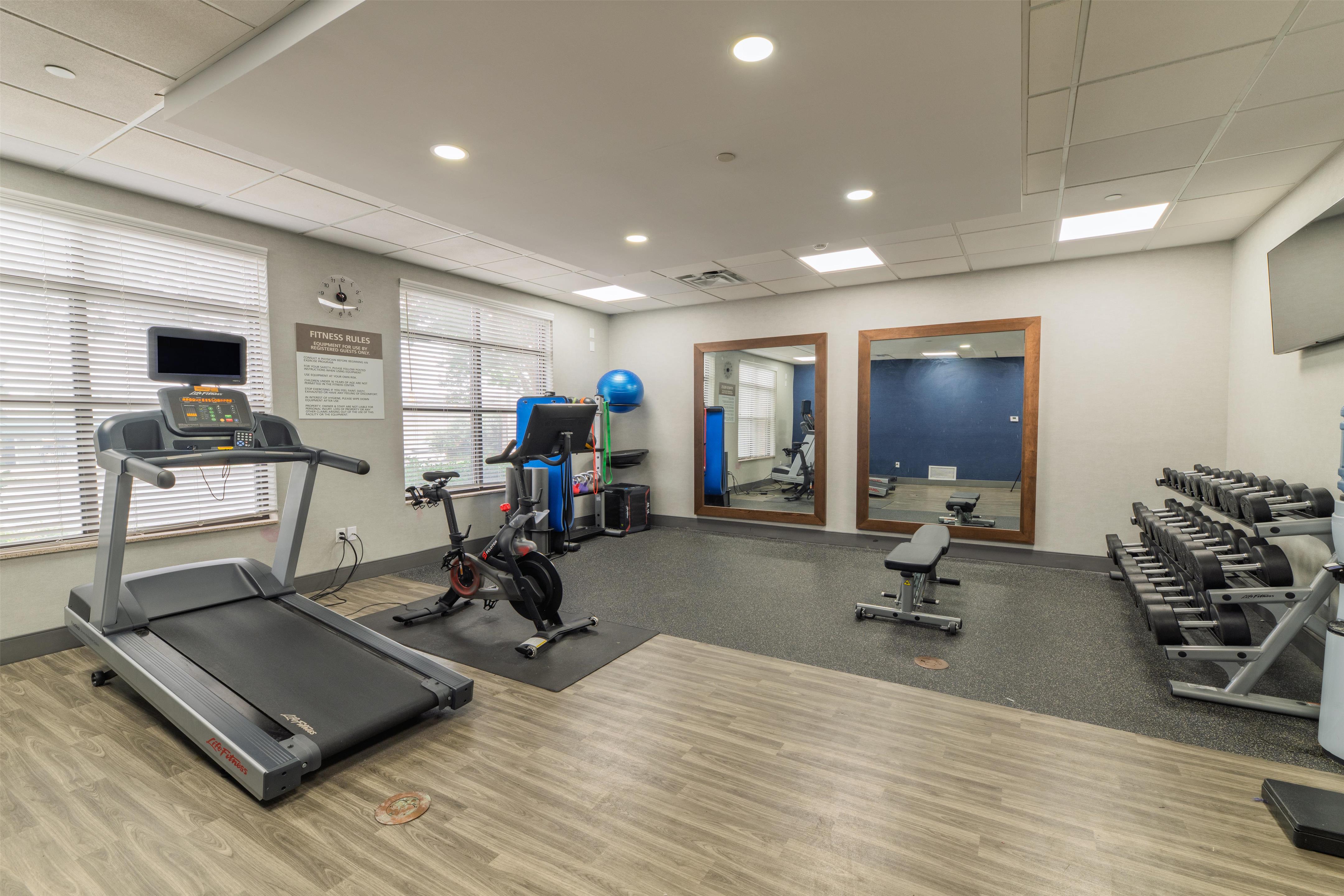 Health club fitness center gym | Hampton Inn & Suites Florence-Downtown