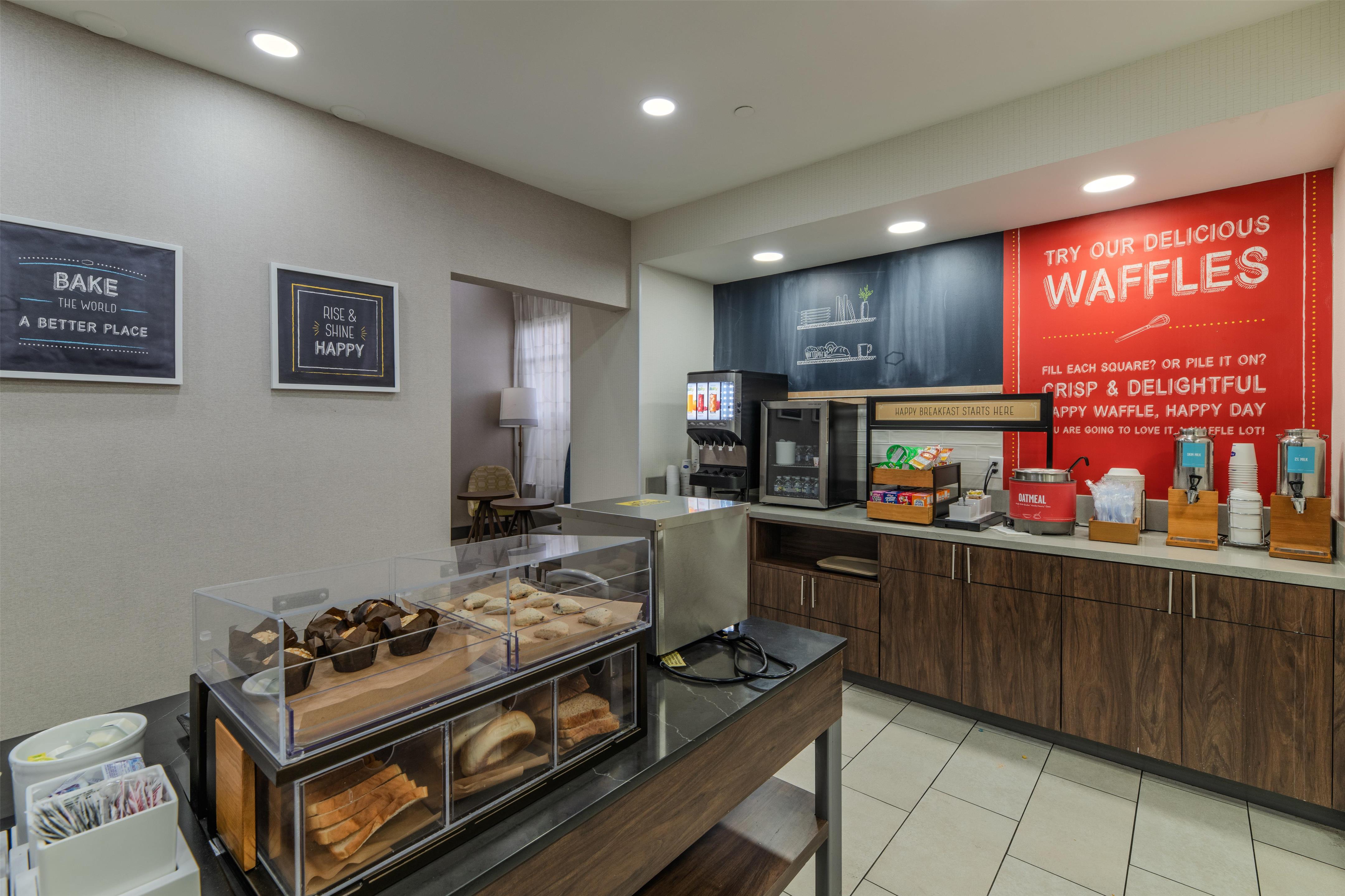 Breakfast Area | Hampton Inn & Suites Florence-Downtown